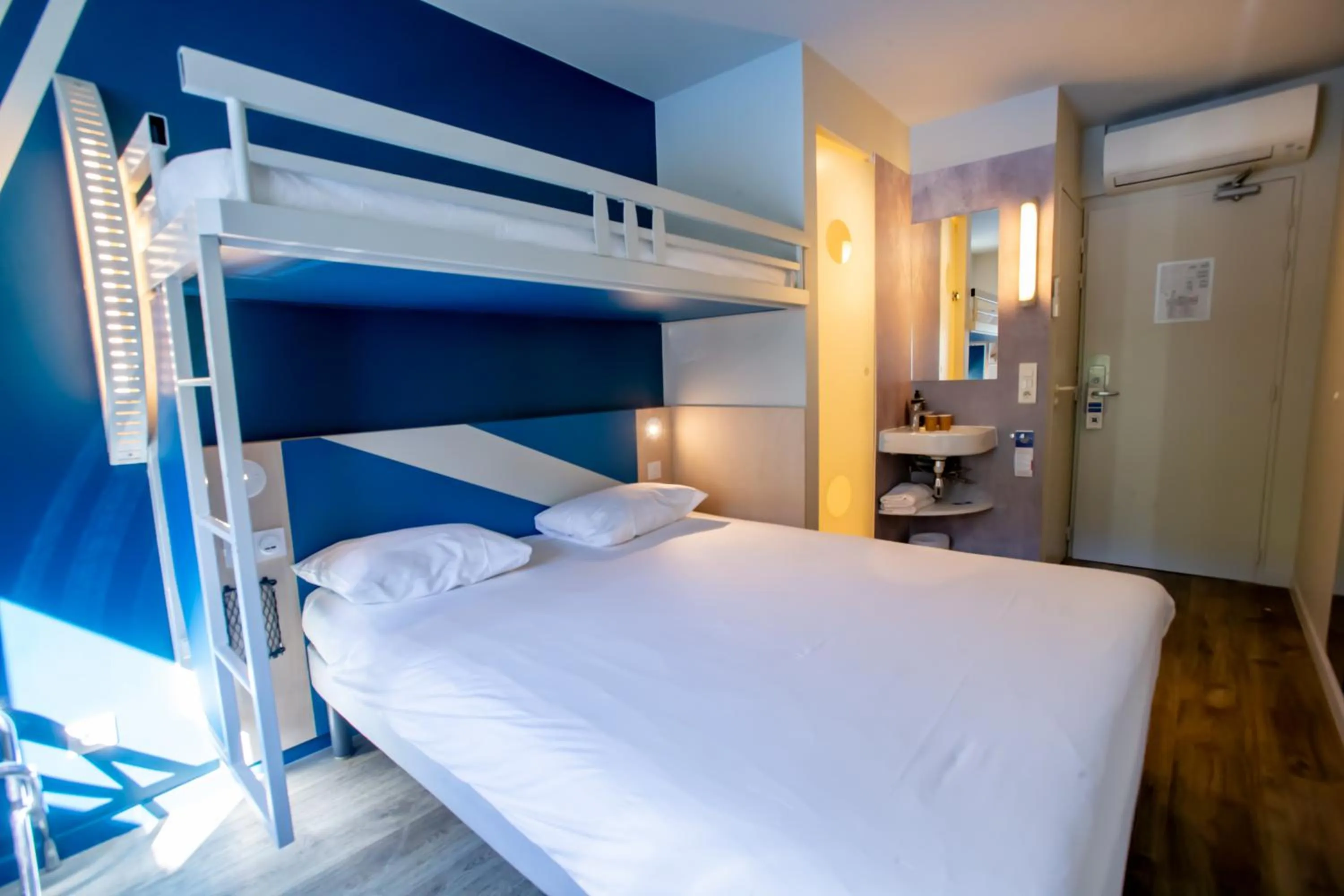 Bedroom, Bed in ibis budget Haguenau Strasbourg Nord