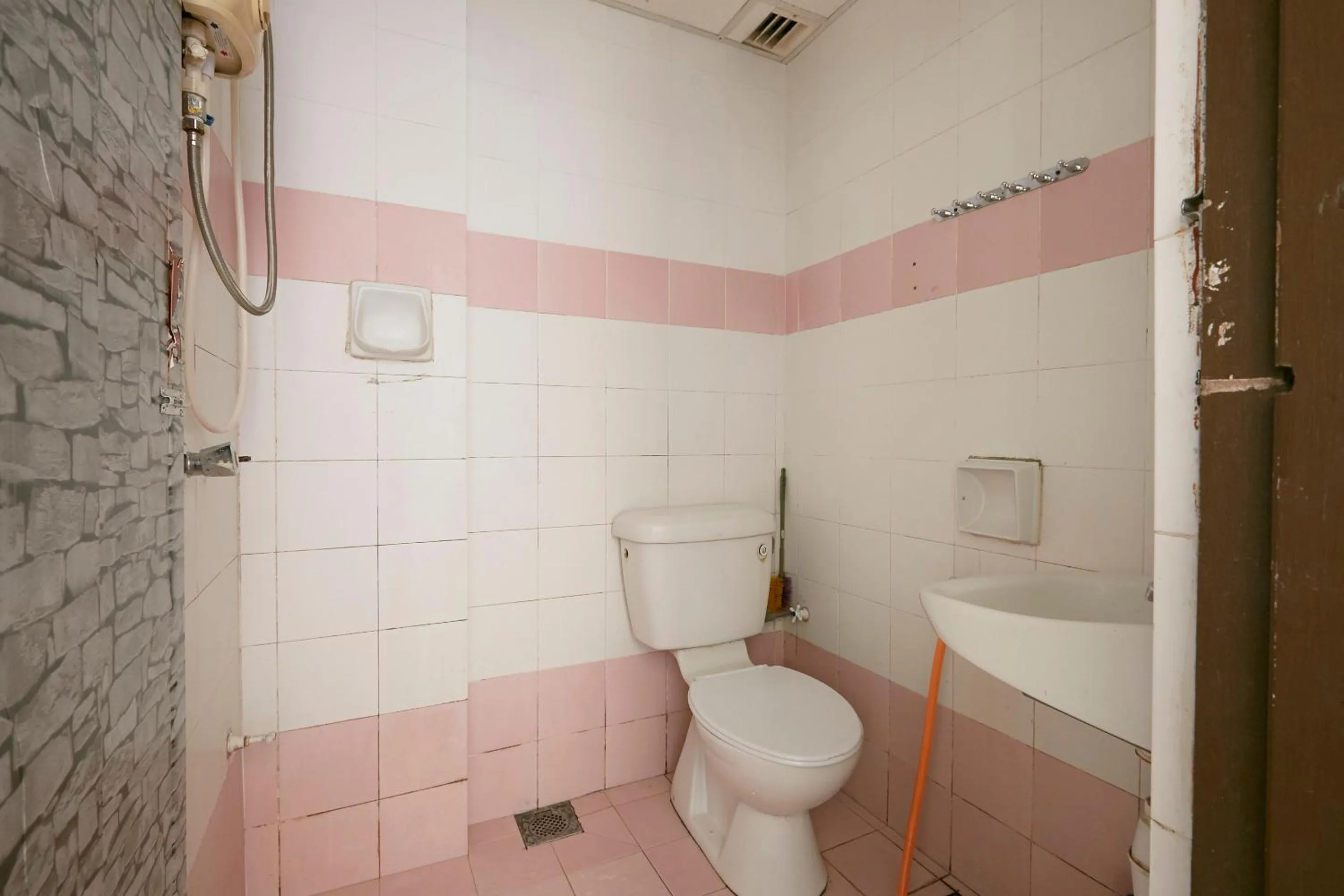 Bathroom in JC Private Apartment Sunshine Bay