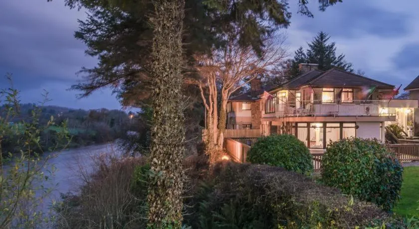 Property building in Killarney View House B&B