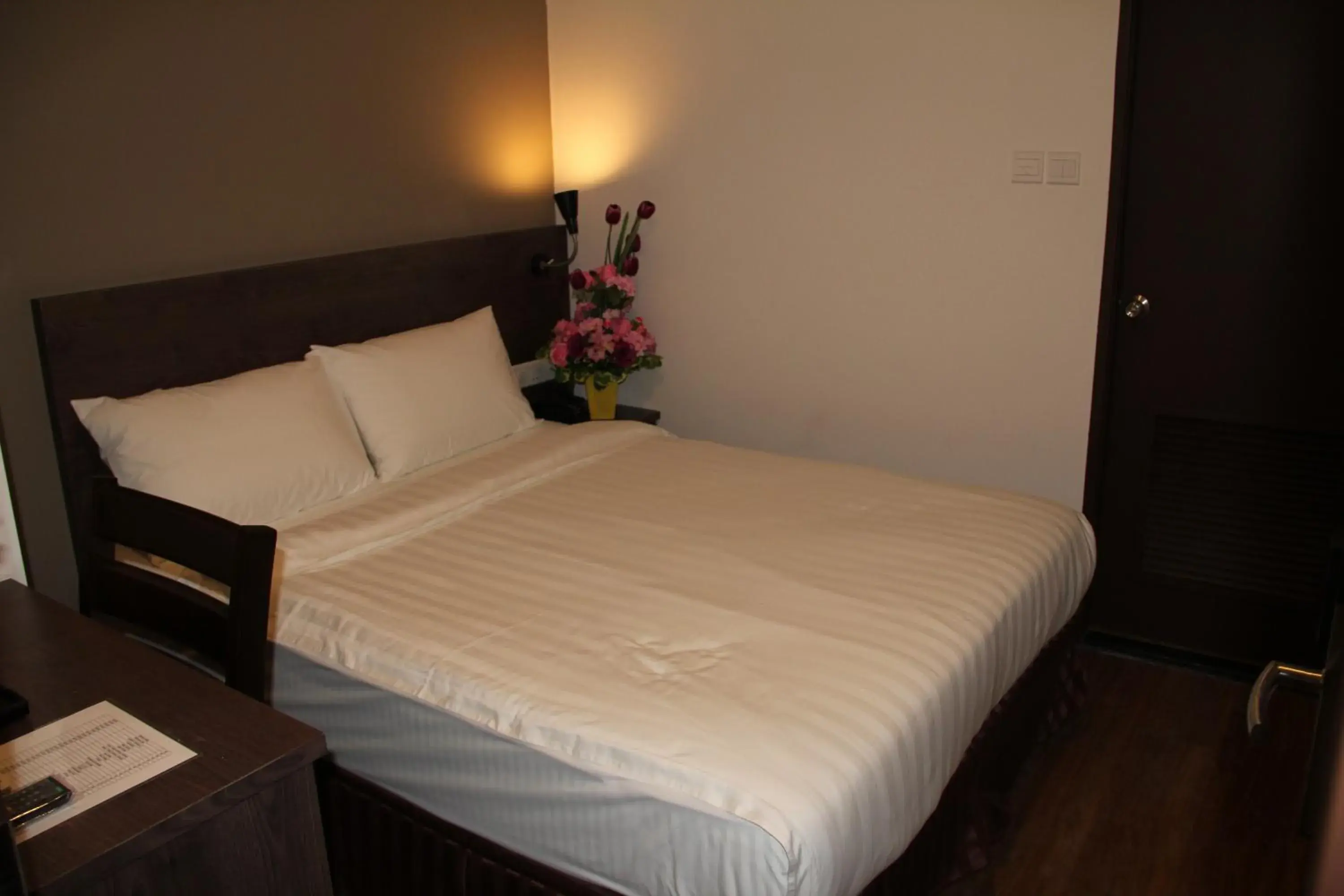 Standard Queen Room without Window in KL Hotel Standard Queen Room without Window in KL Hotel