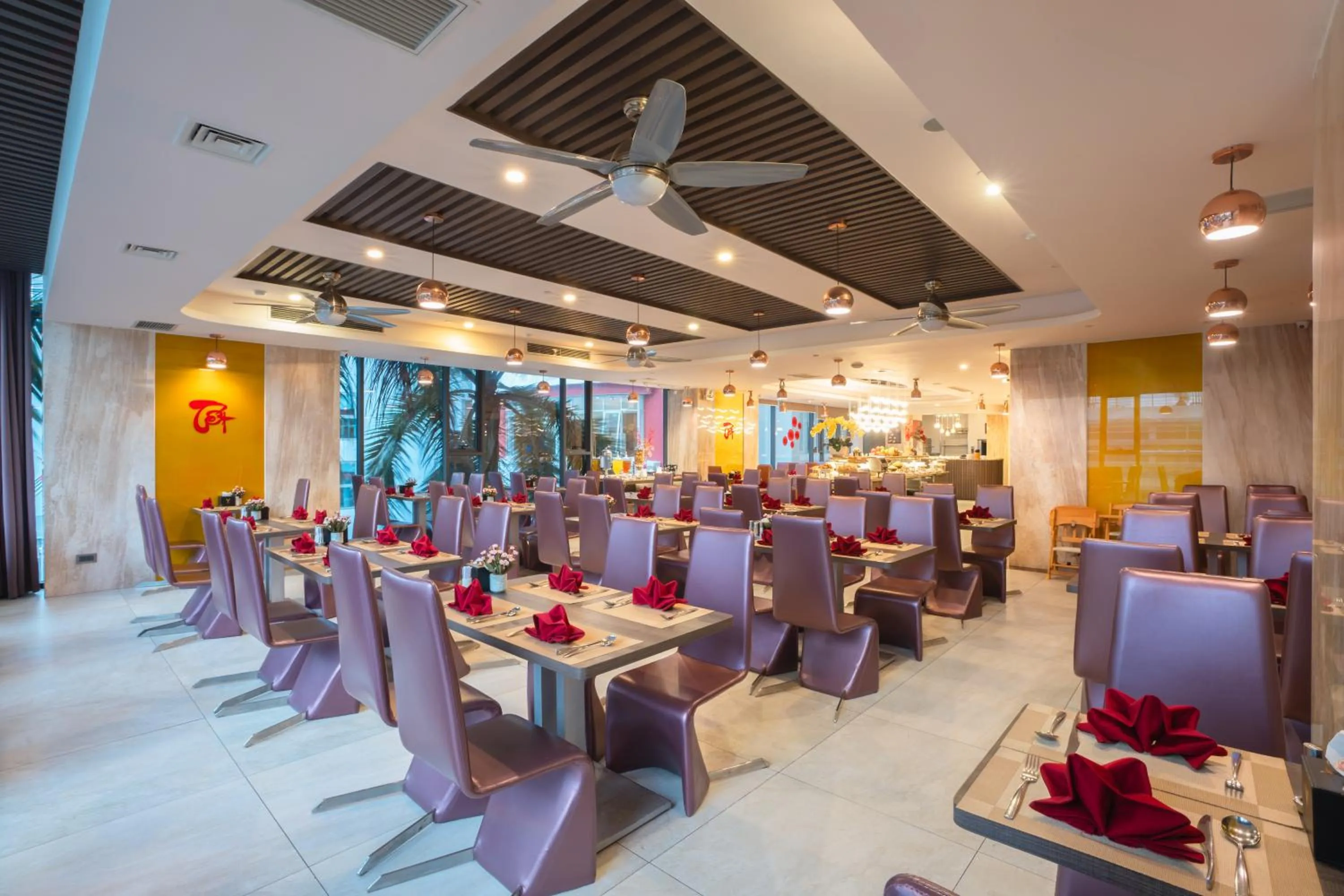 Restaurant/places to eat in V Hotel Nha Trang