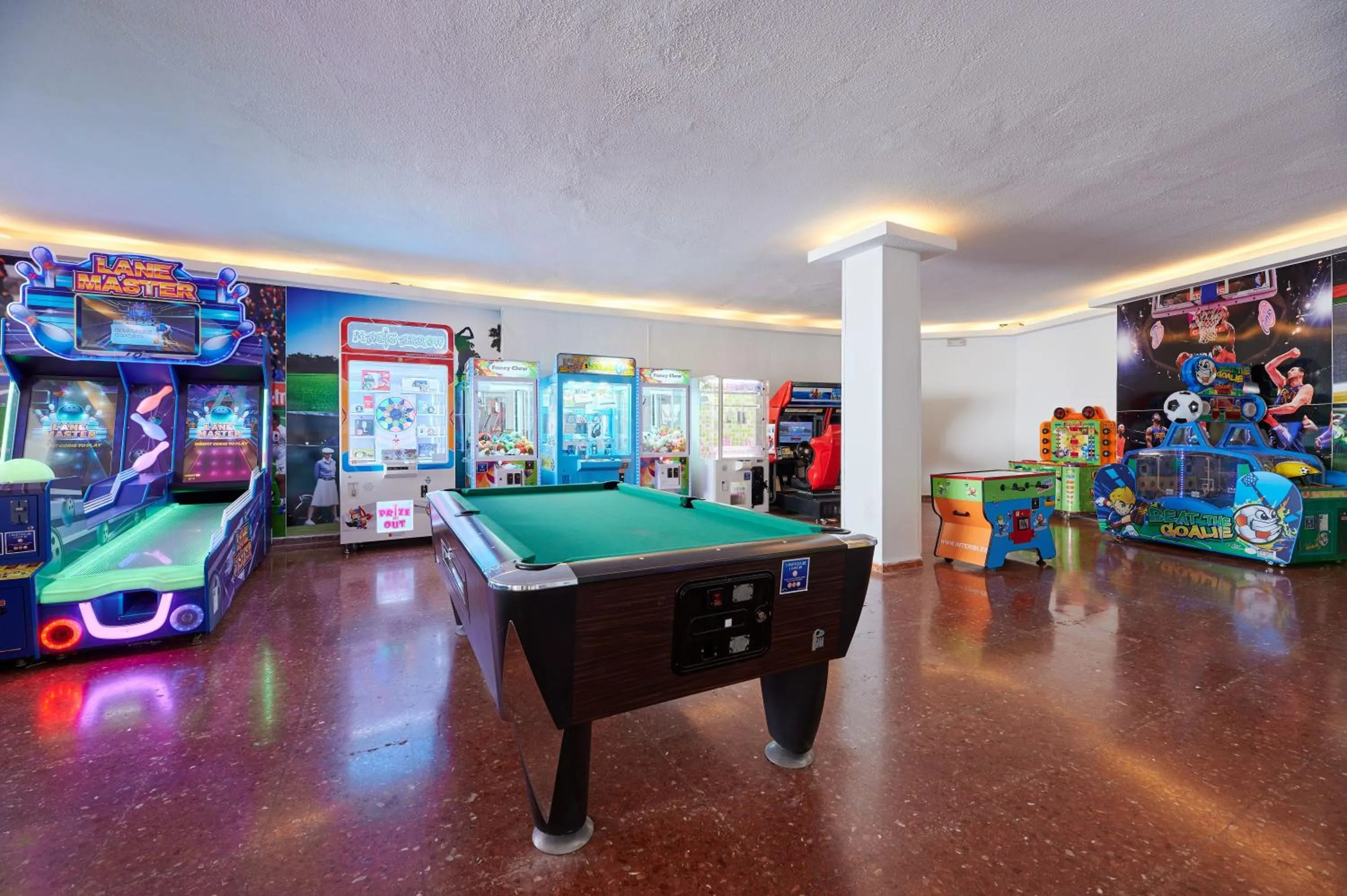 Billiard in AluaSun Marbella Park