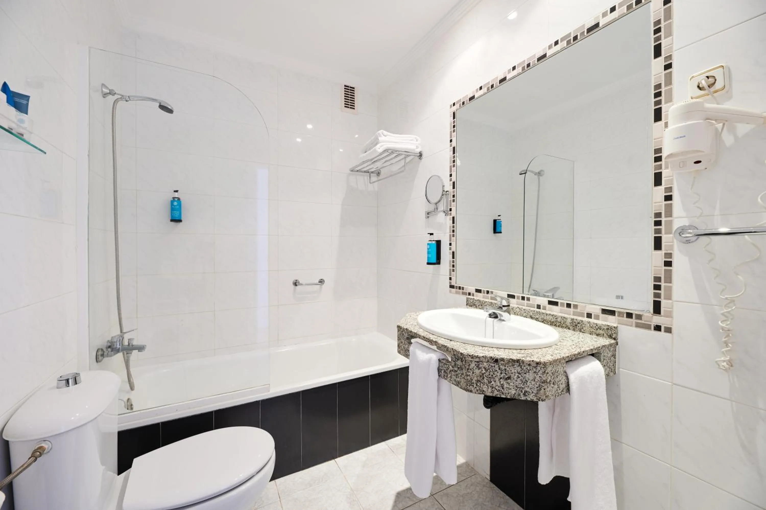 Bath in AluaSun Marbella Park