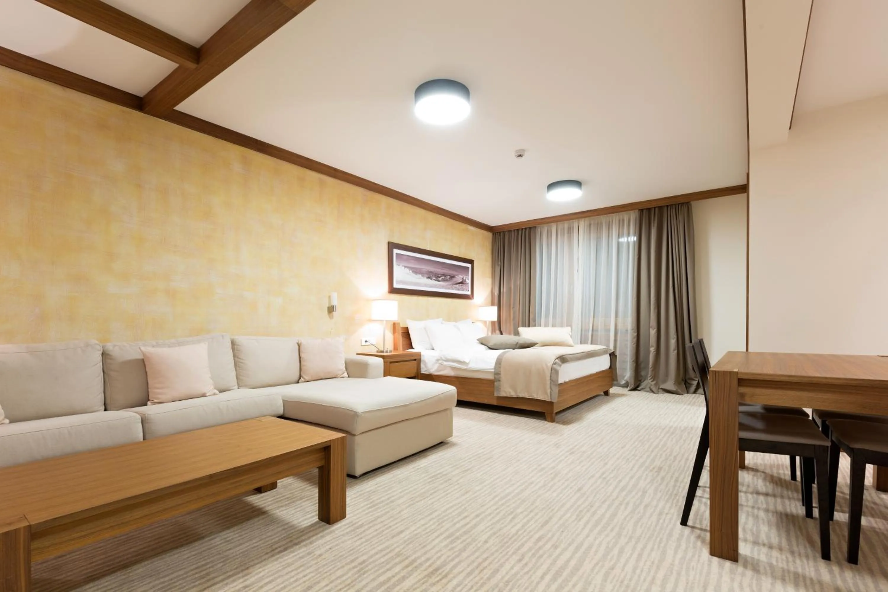 Deluxe Family Suite in Aparthotel Vucko