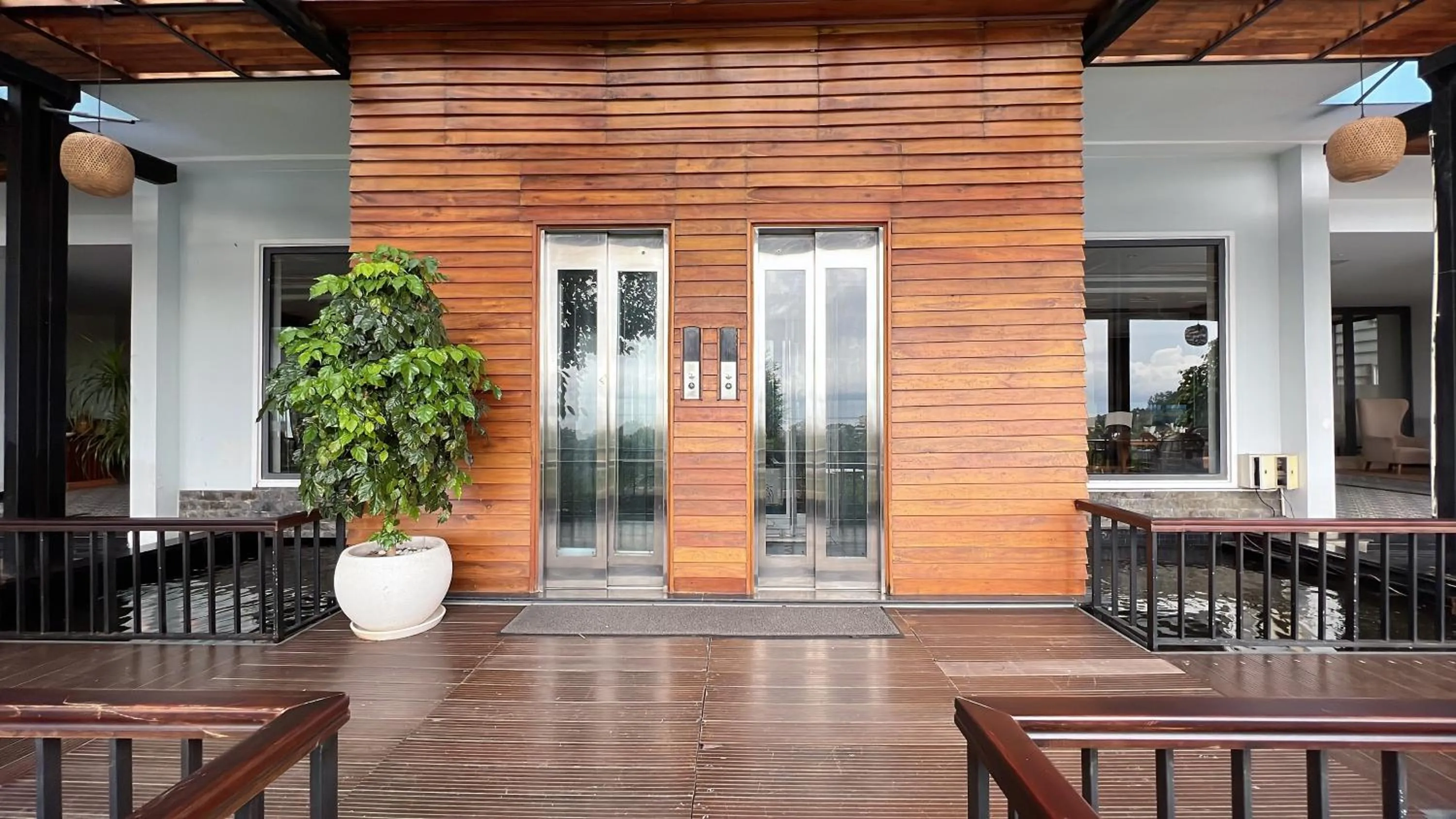 elevator in Tom Hill Boutique Resort & Spa - Sea View