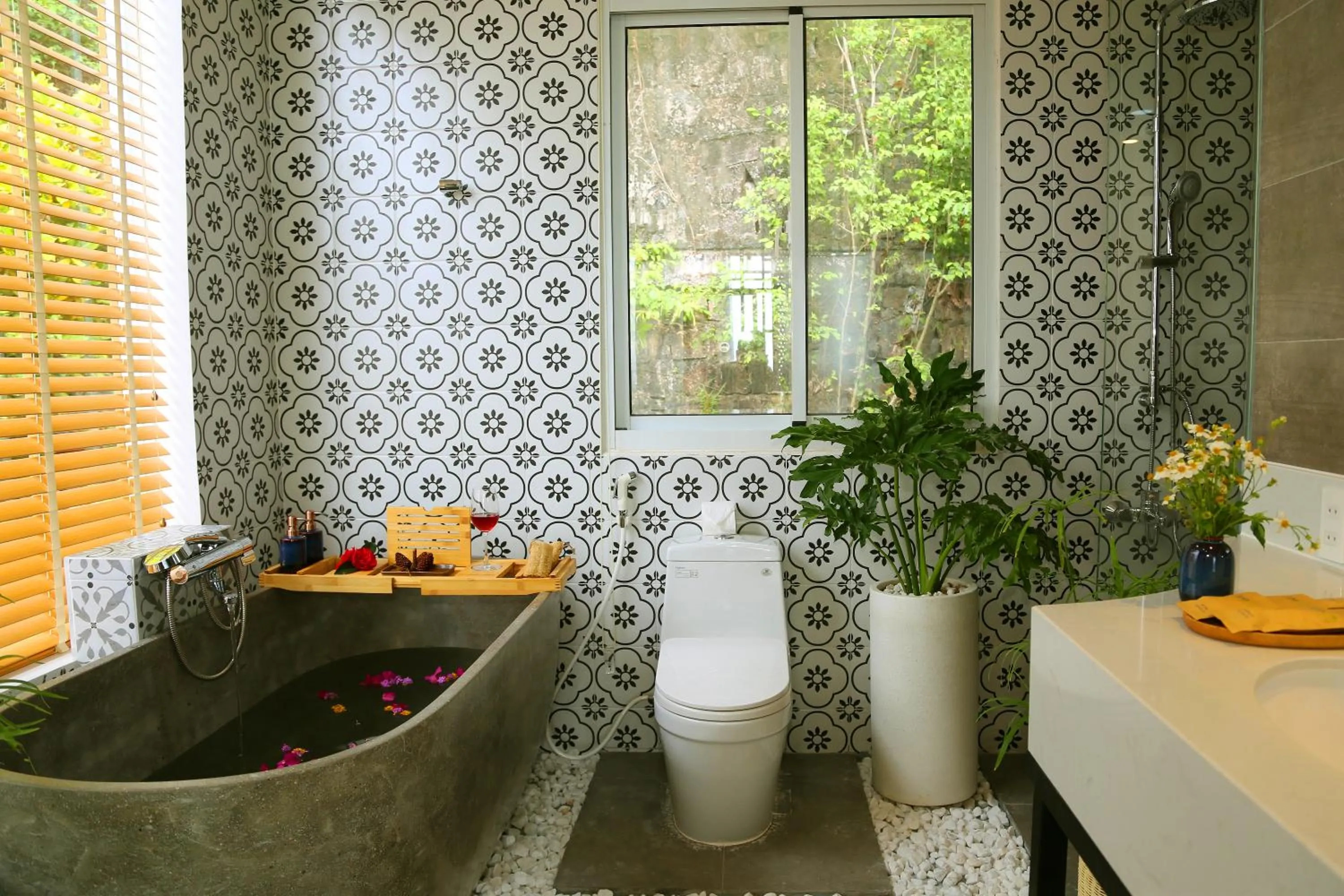 Bath in Tom Hill Boutique Resort & Spa - Sea View