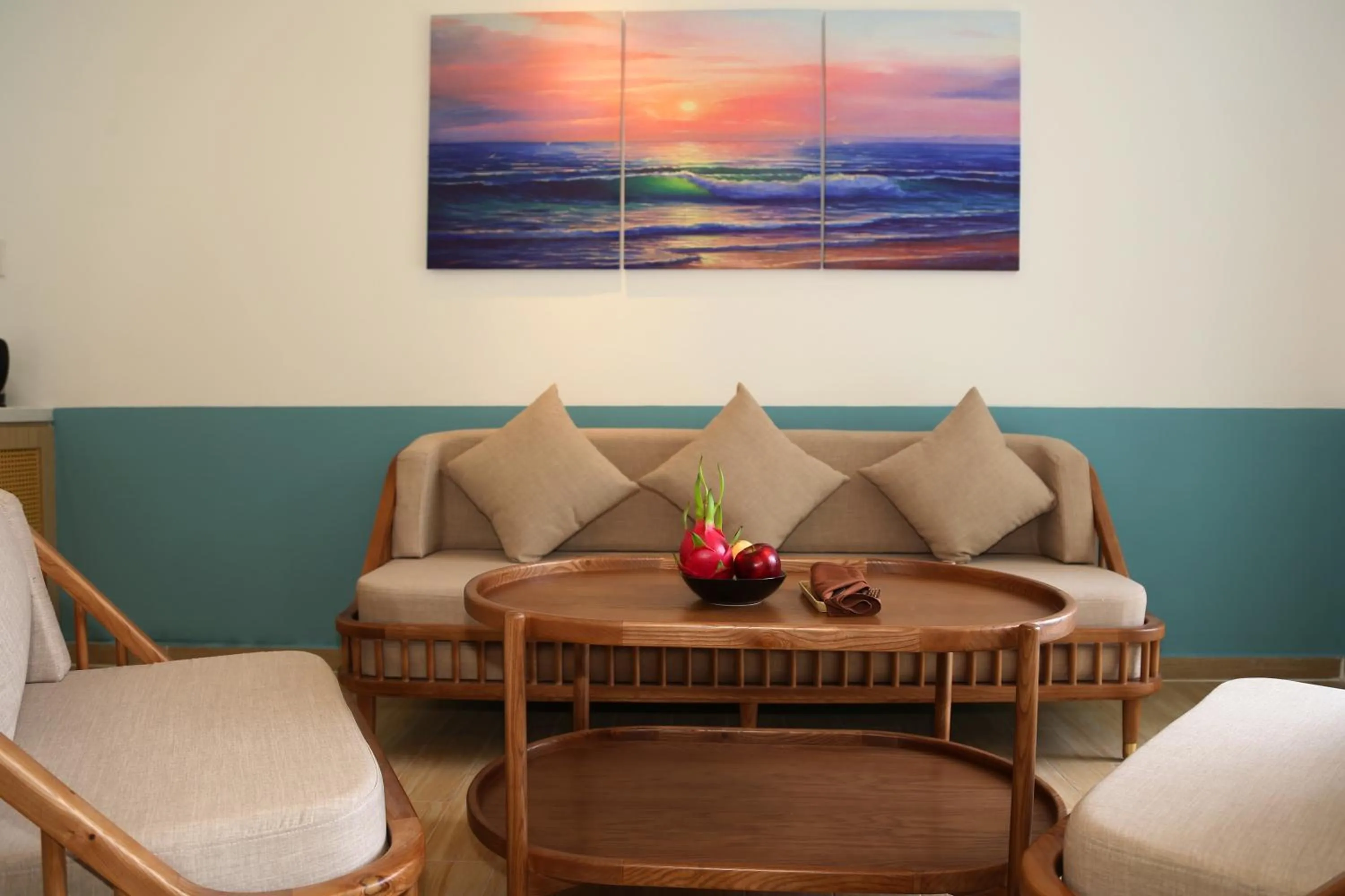 TV and multimedia in Tom Hill Boutique Resort & Spa - Sea View