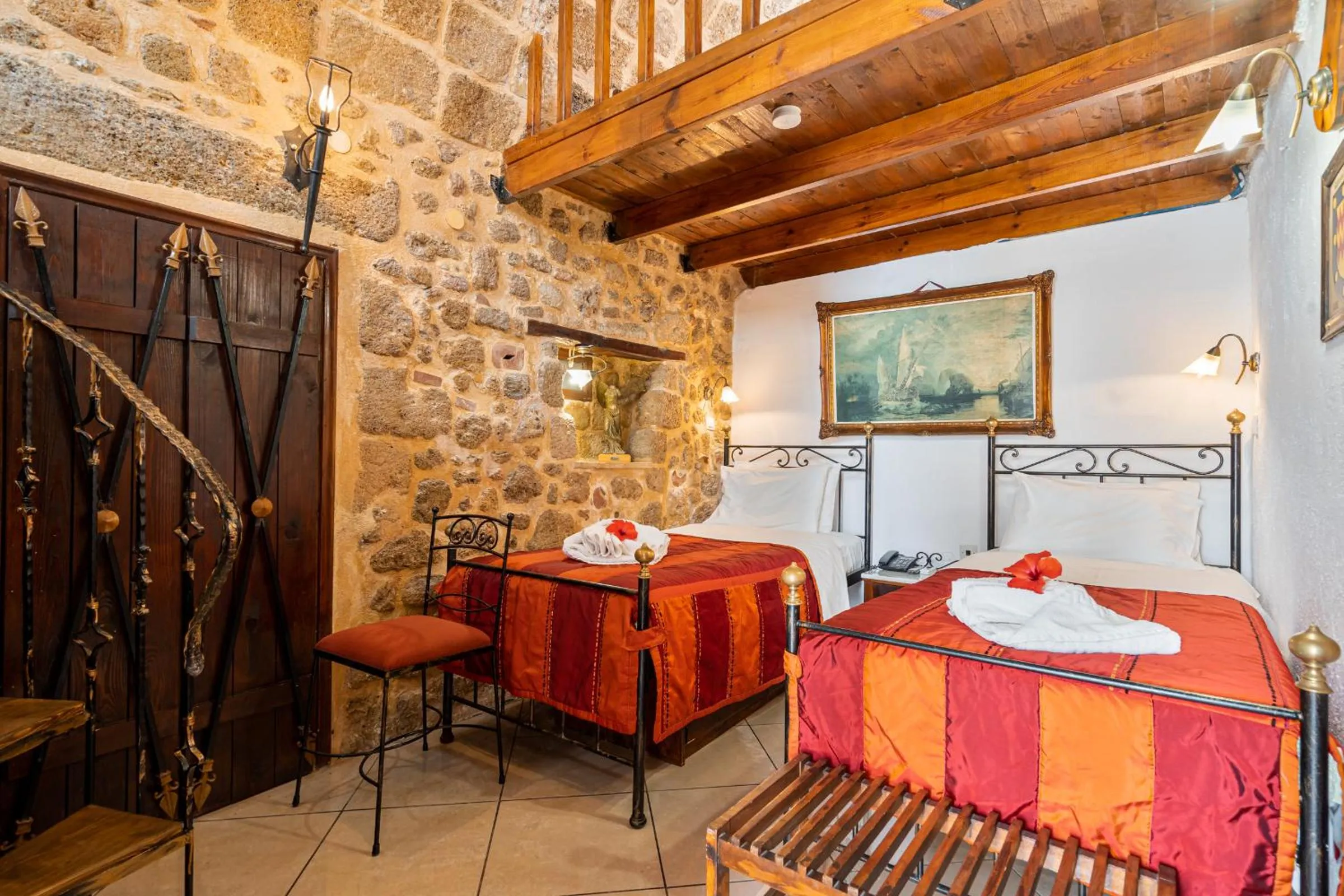 Photo of the whole room, Bed in Cava d'Oro