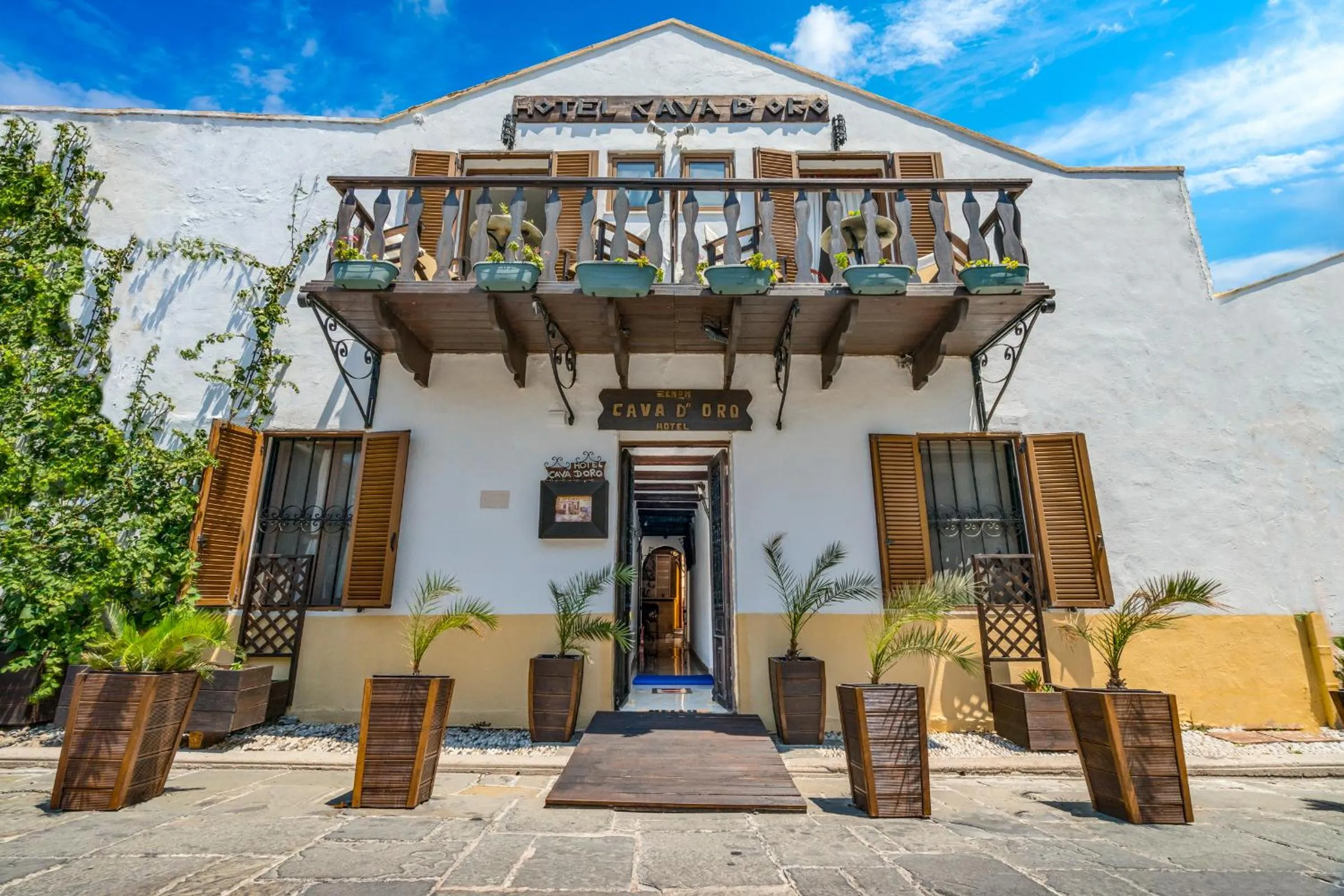 Property building in Cava d'Oro