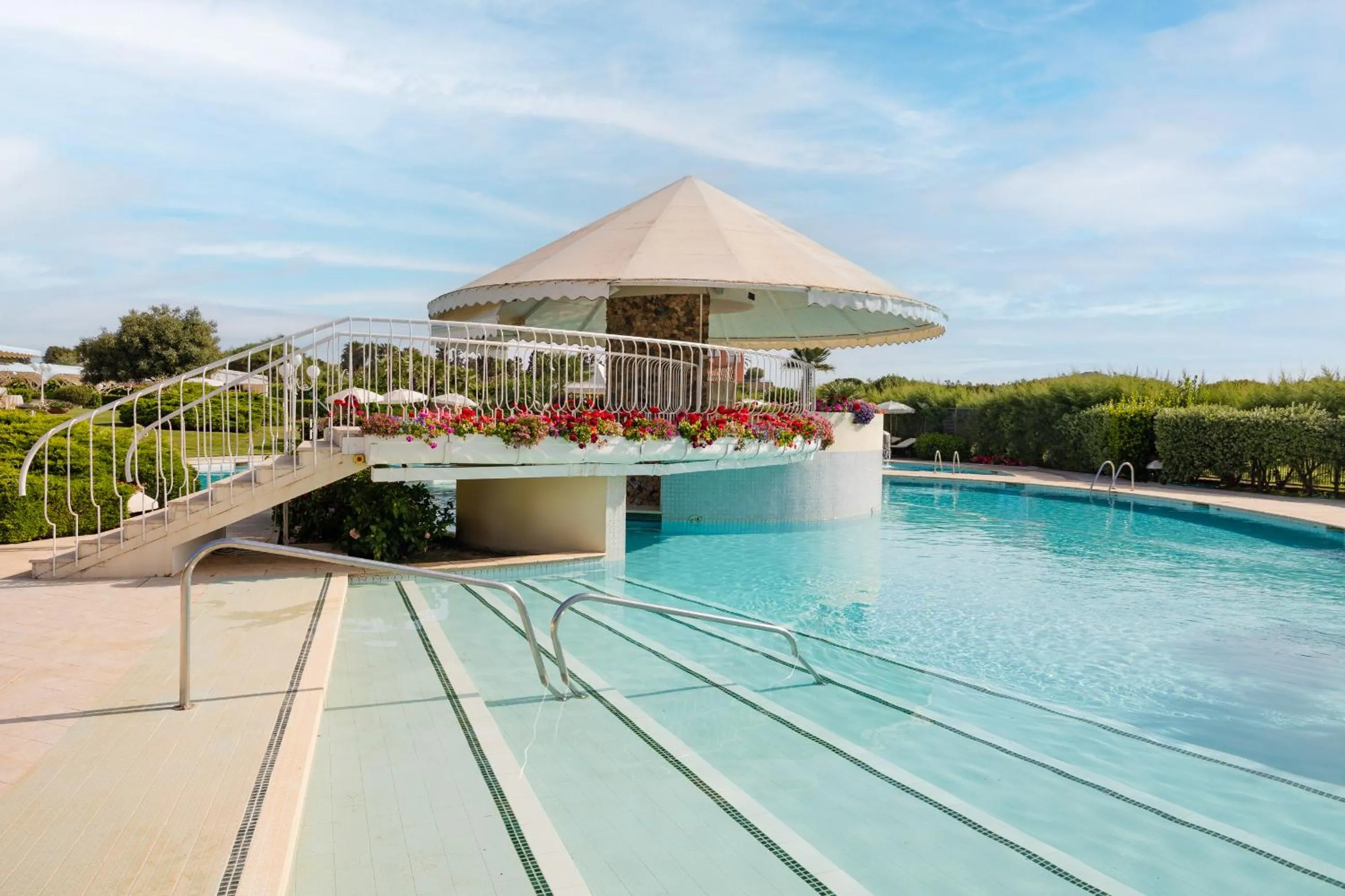 Swimming pool in Hotel Baia di Nora