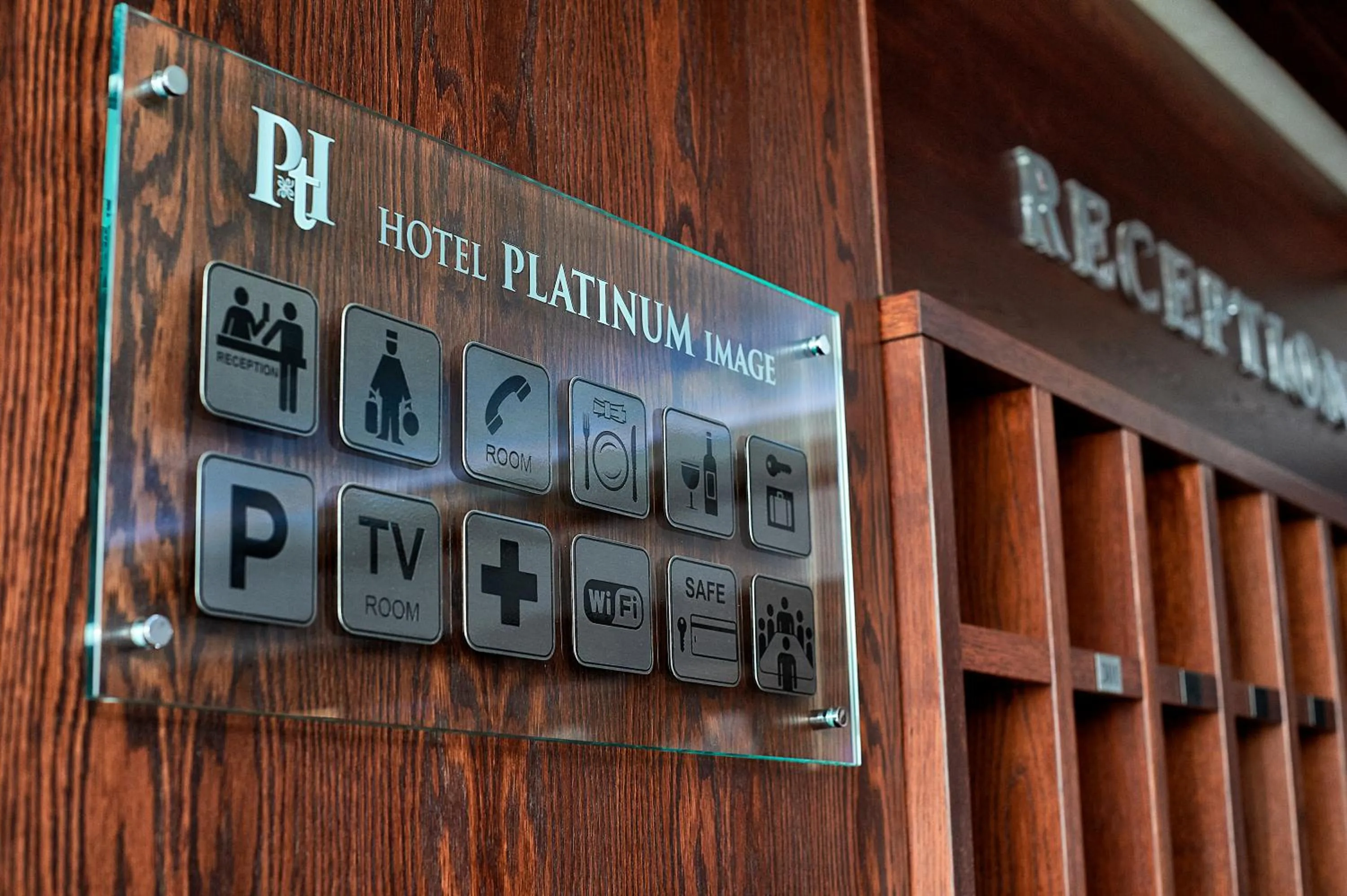 Logo/Certificate/Sign in Platinum Image Hotel