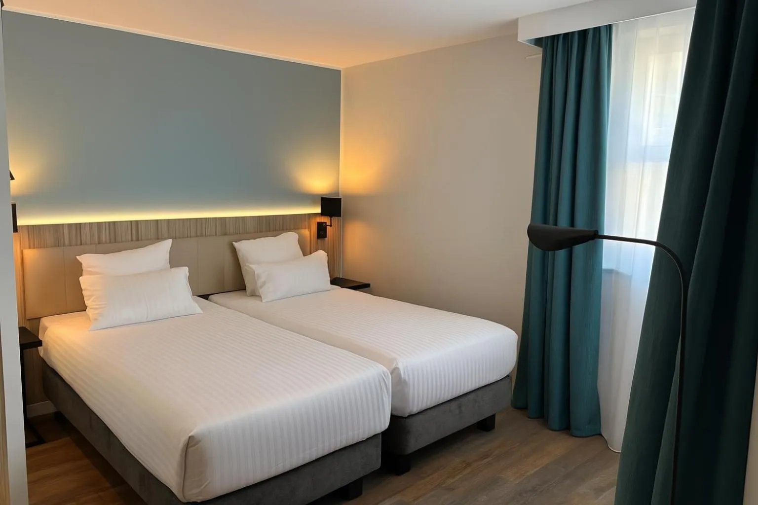 Bed in Campanile Reims Centre - Cathedrale