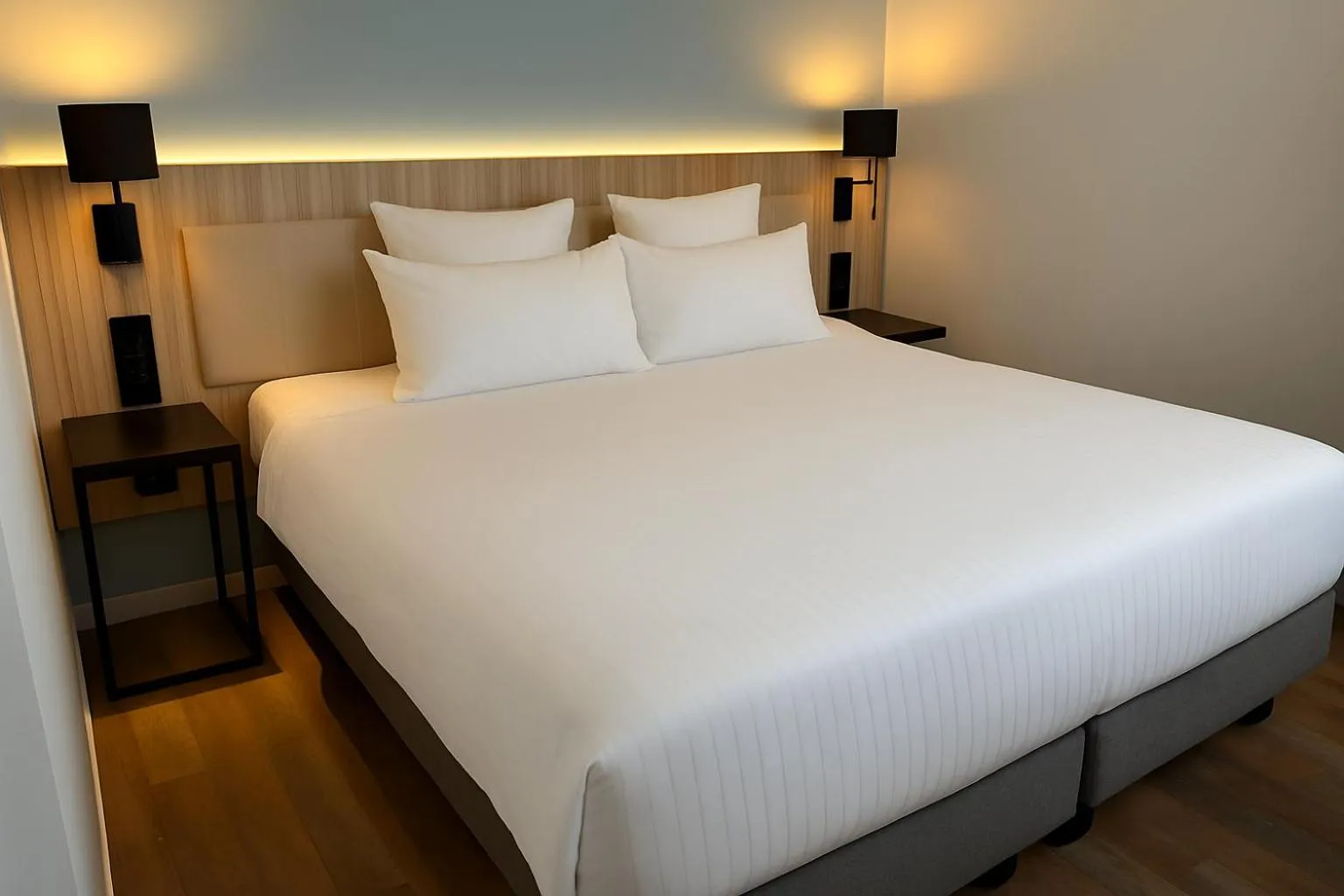 Bed in Campanile Reims Centre - Cathedrale