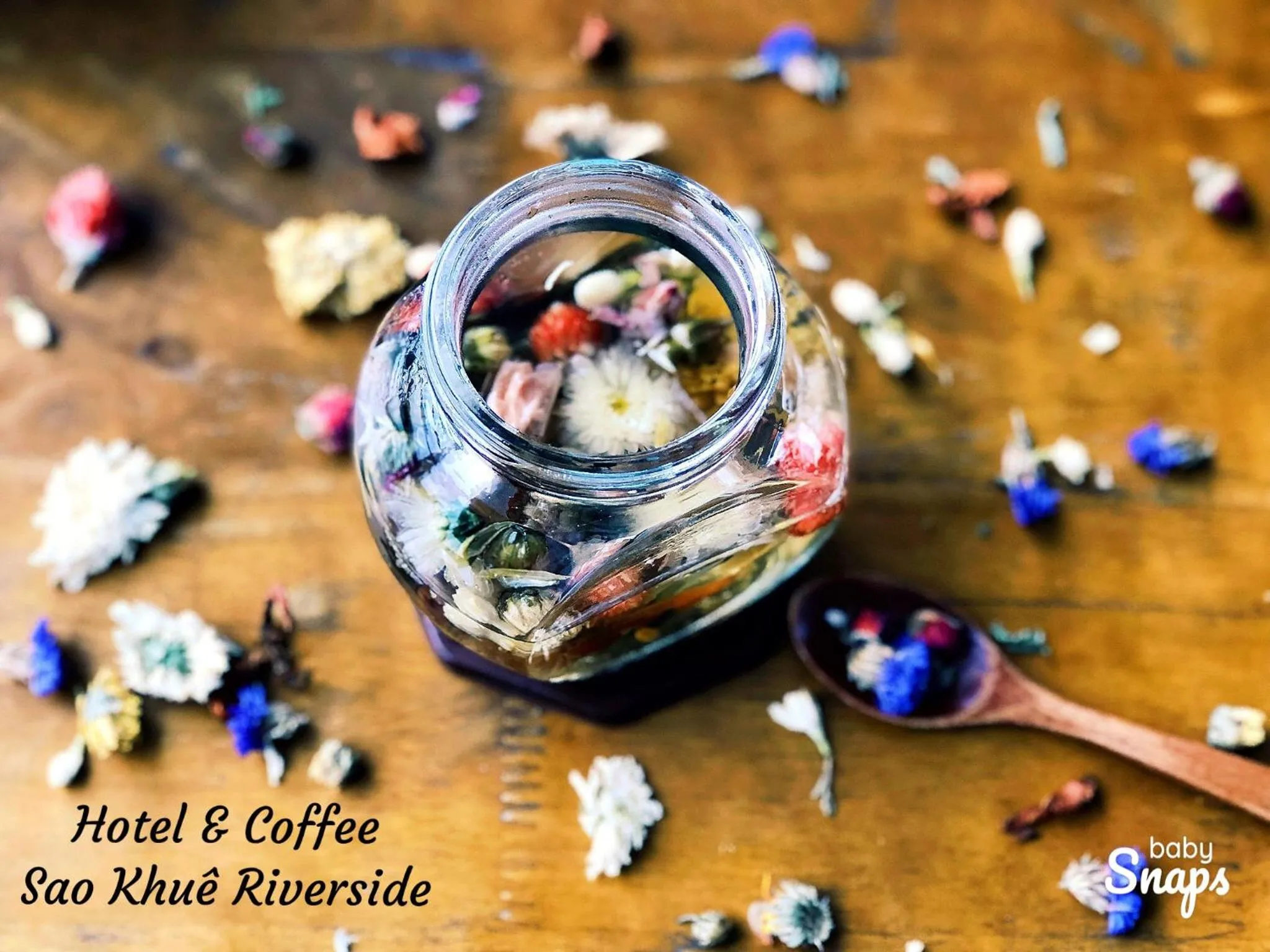 Sao Khue Riverside Hotel & Coffee