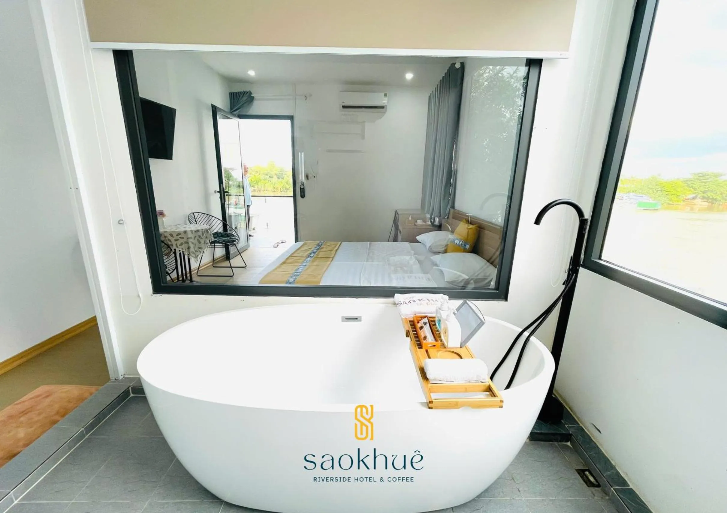 Sao Khue Riverside Hotel & Coffee