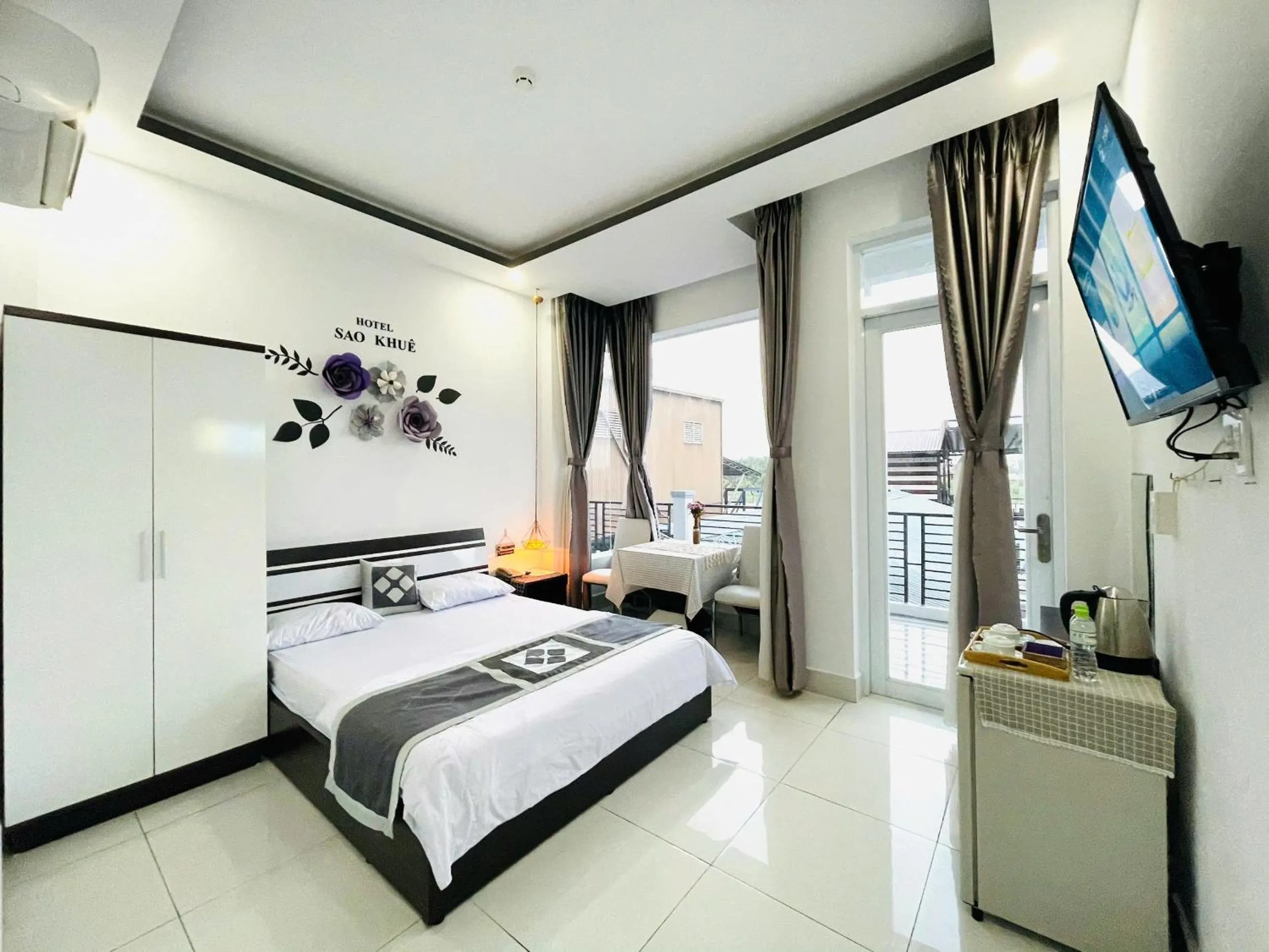 Sao Khue Riverside Hotel & Coffee