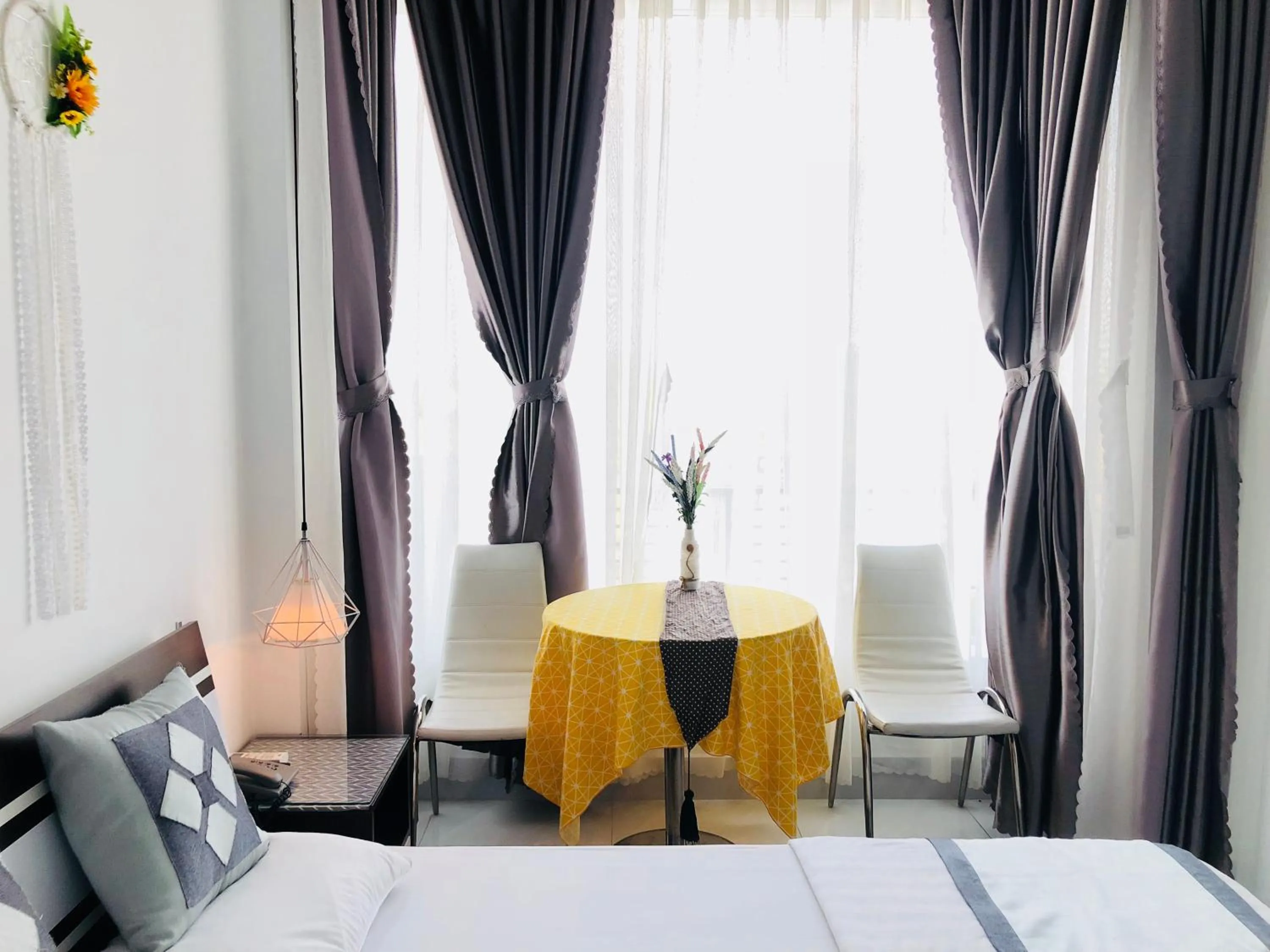 Sao Khue Riverside Hotel & Coffee