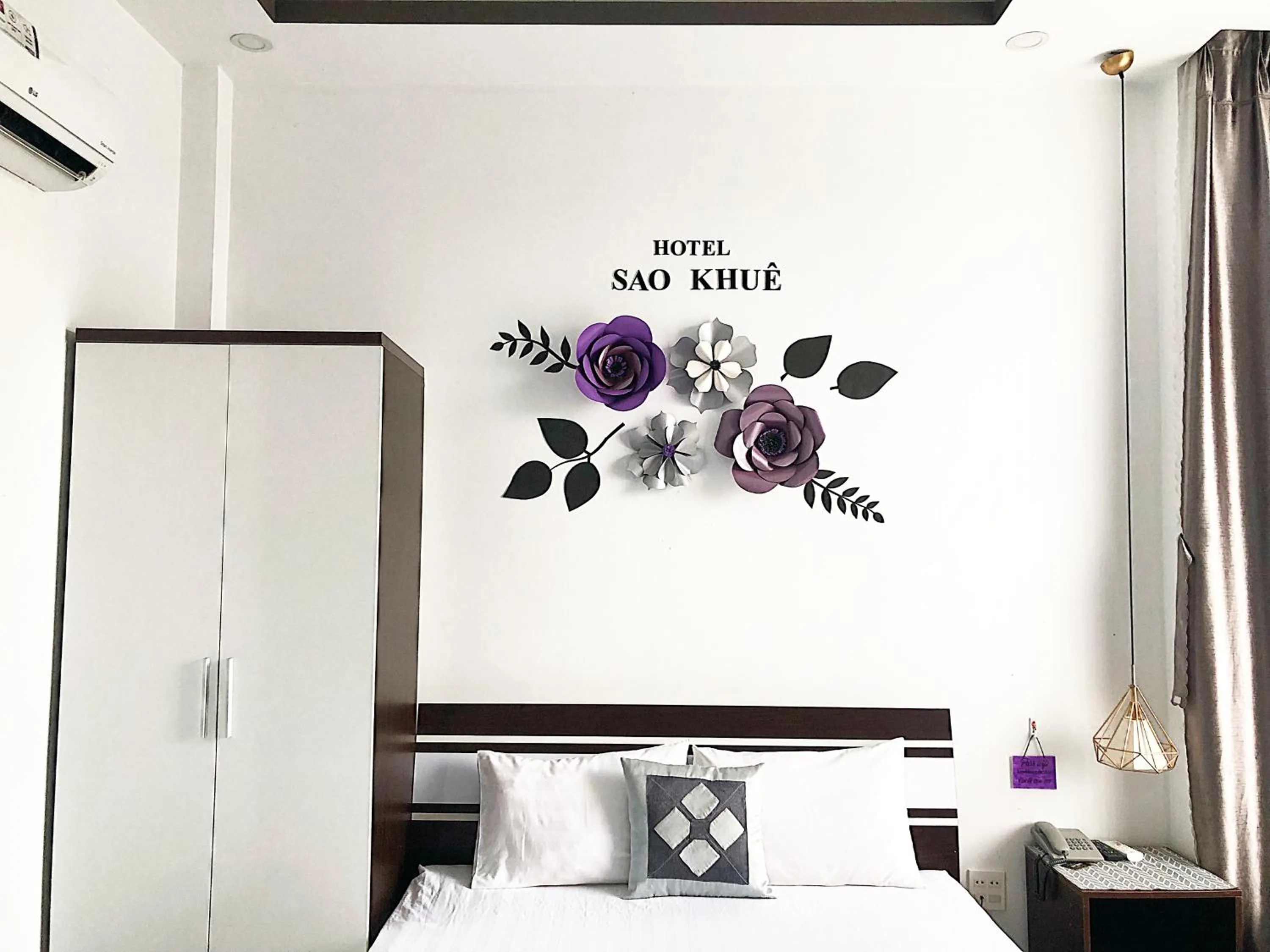 Sao Khue Riverside Hotel & Coffee