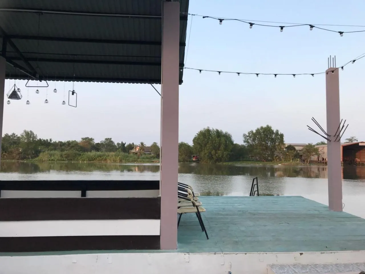 Sao Khue Riverside Hotel & Coffee