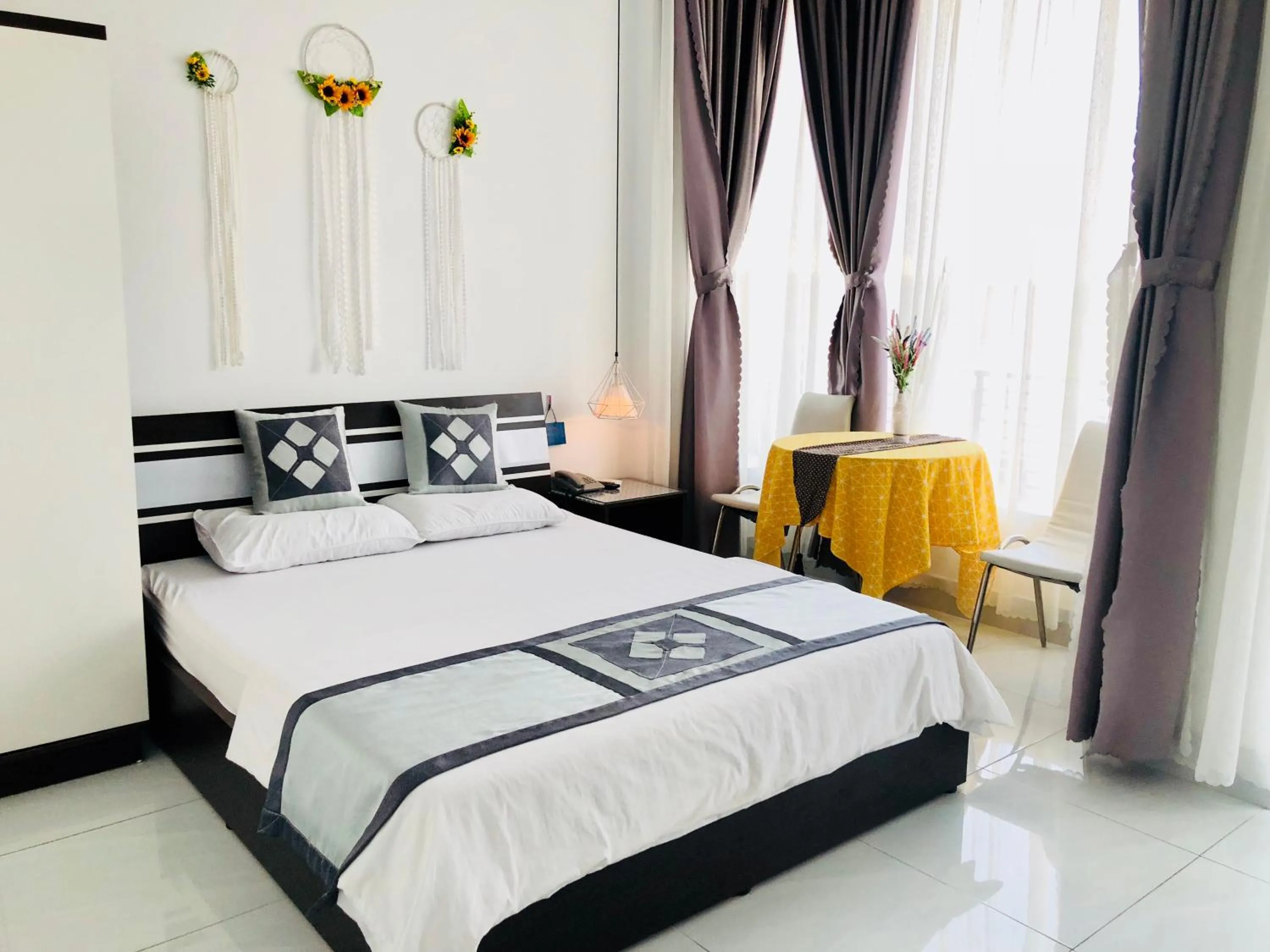 Sao Khue Riverside Hotel & Coffee