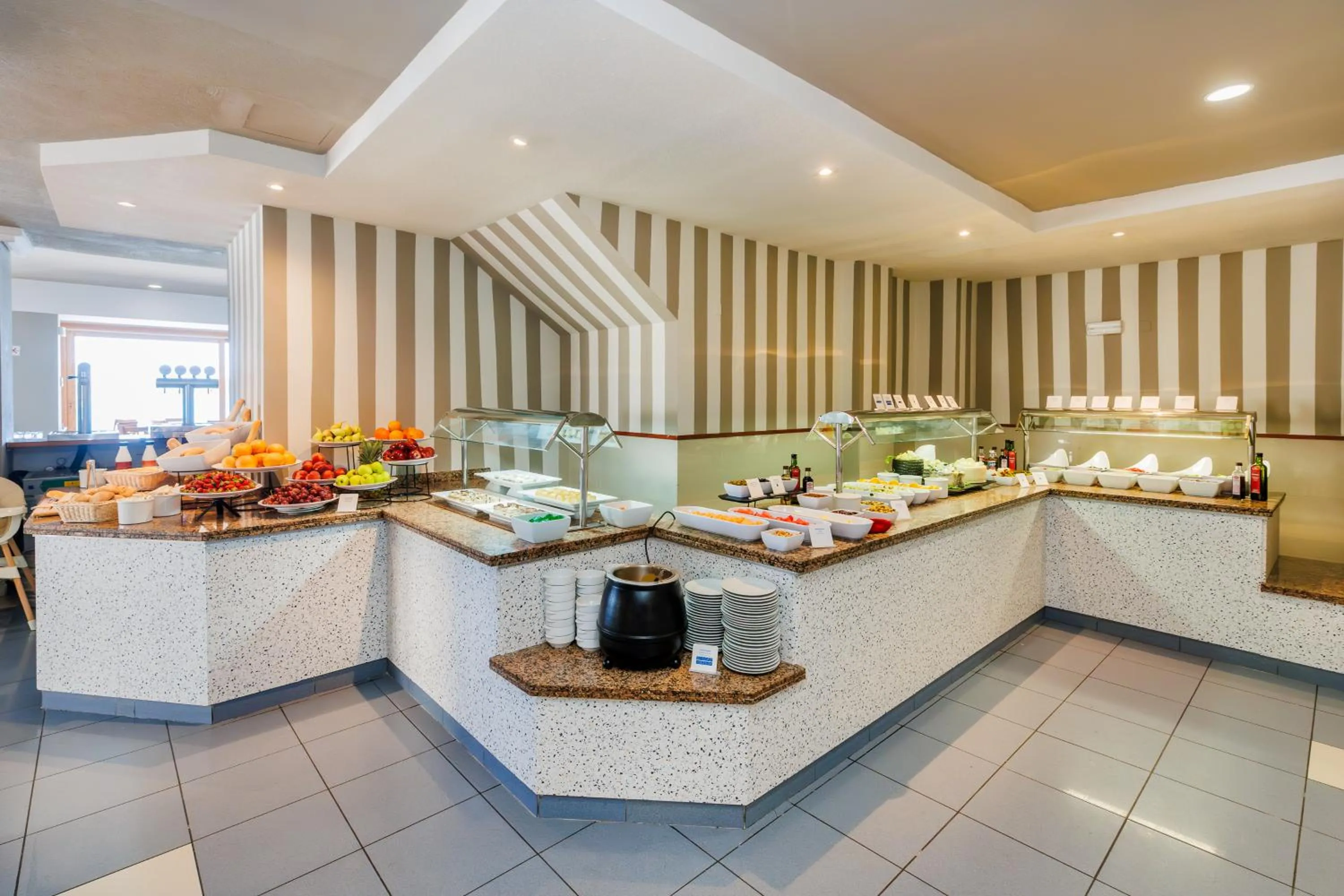 Dining area in O7 Colombo