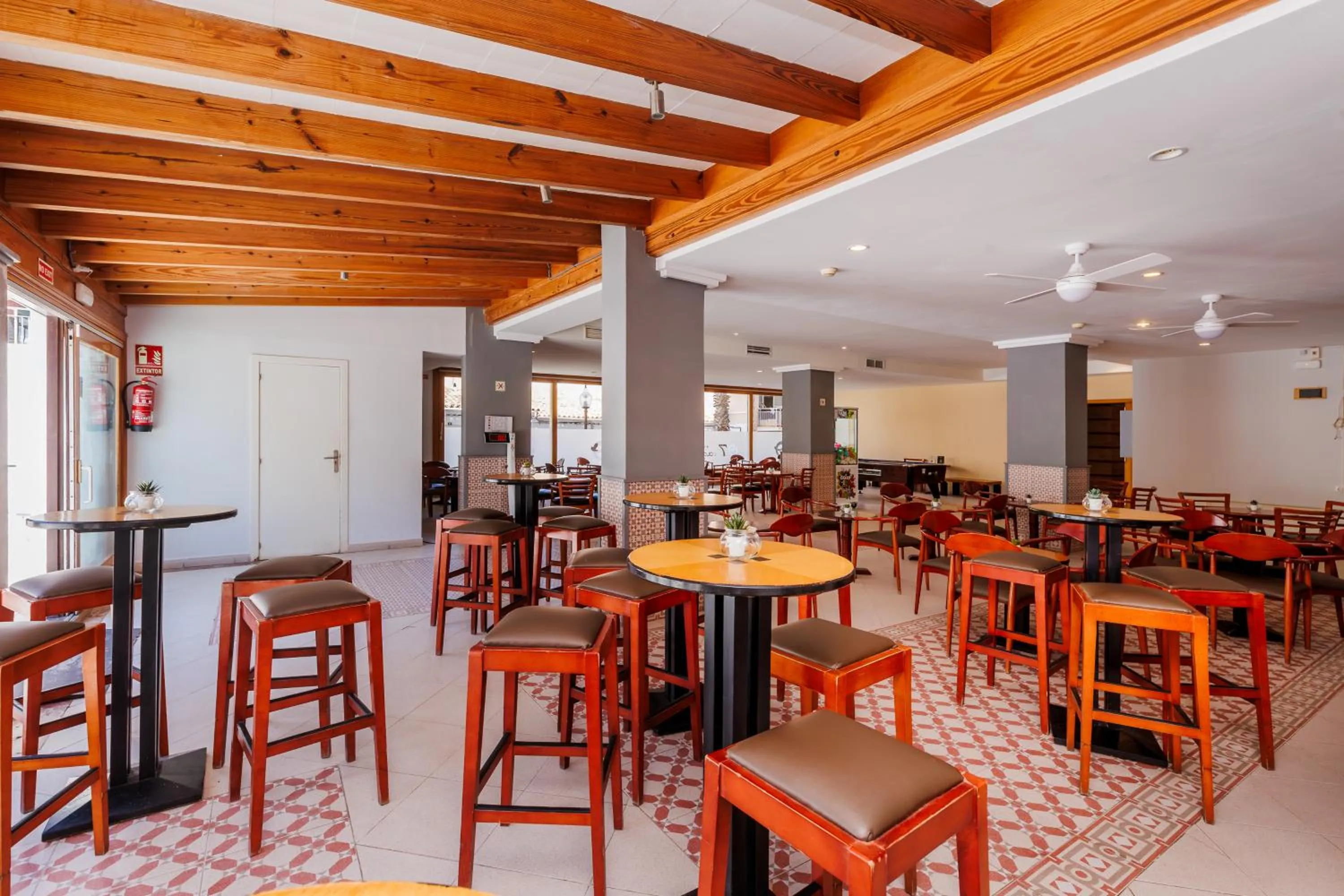 Lounge or bar in O7 Colombo