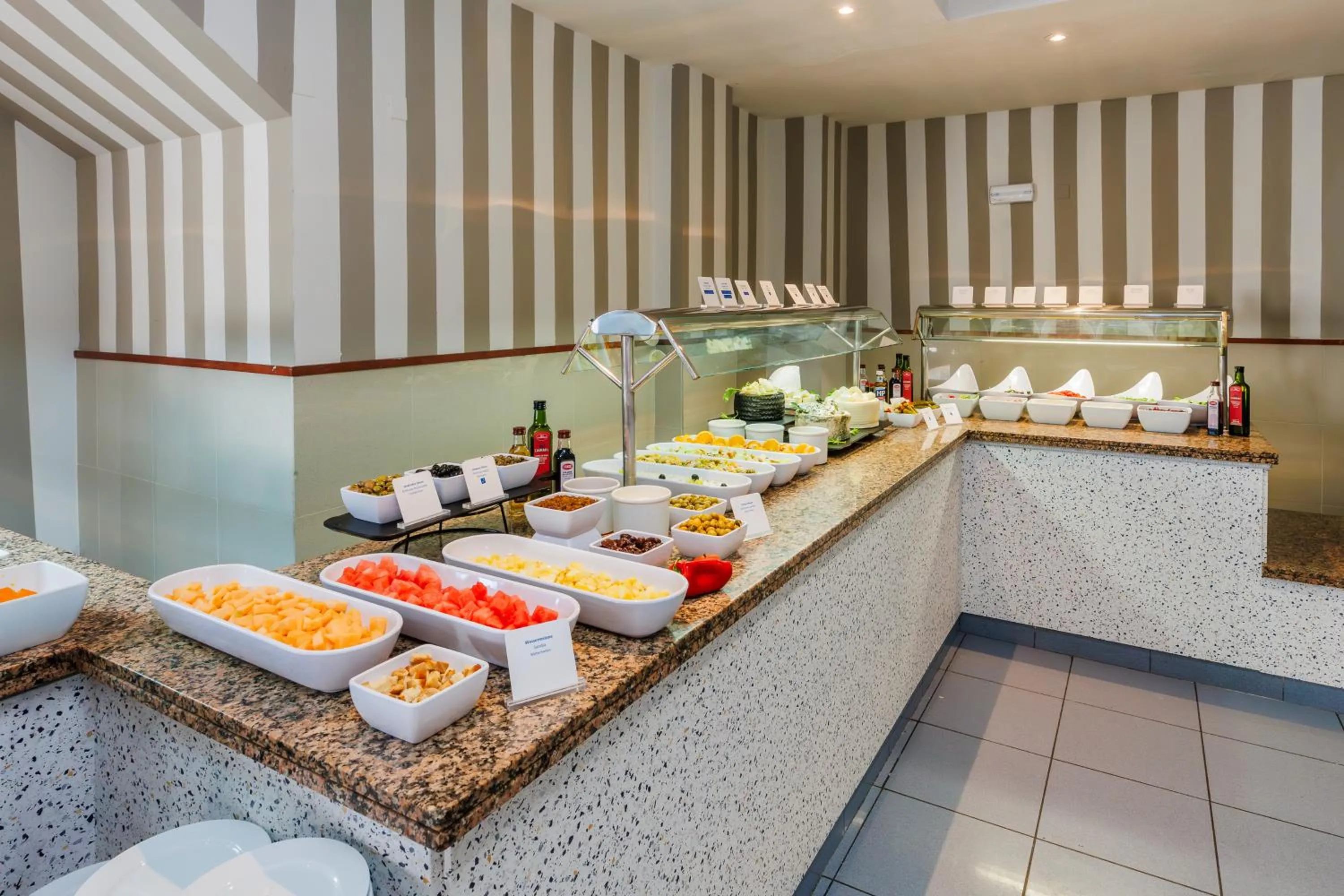 Dining area in O7 Colombo