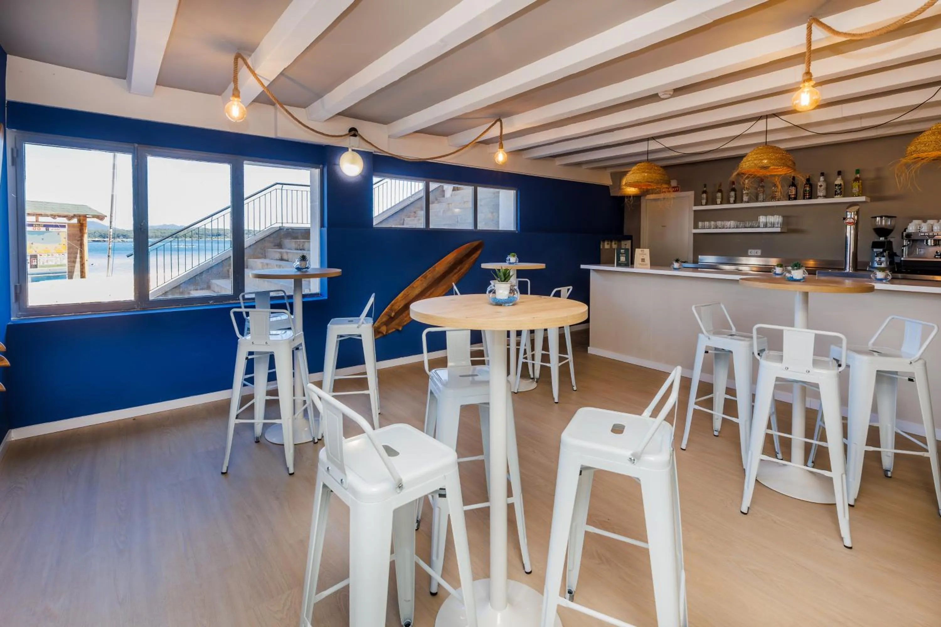 Dining area in O7 Colombo