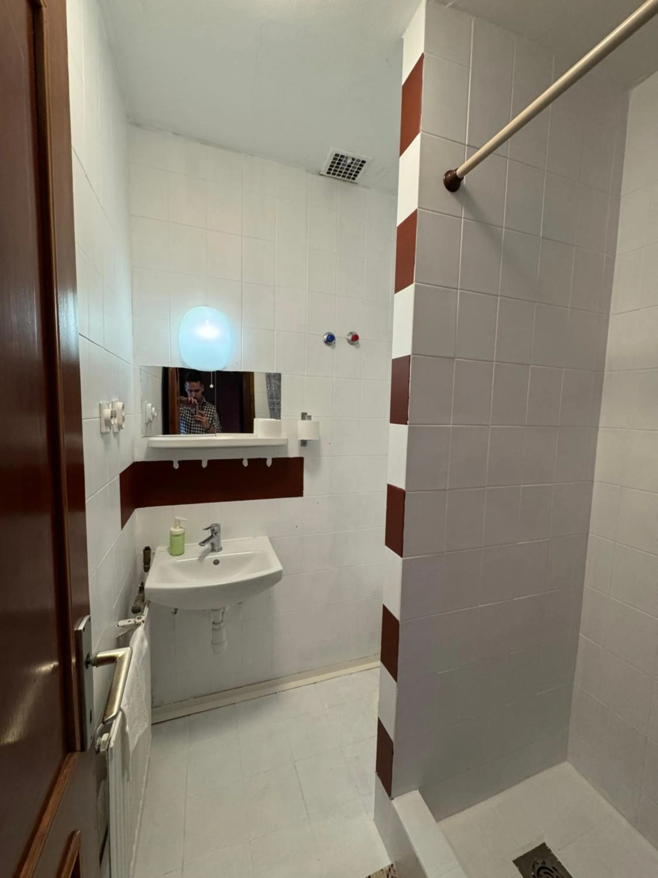 Shower in Palota Hostel