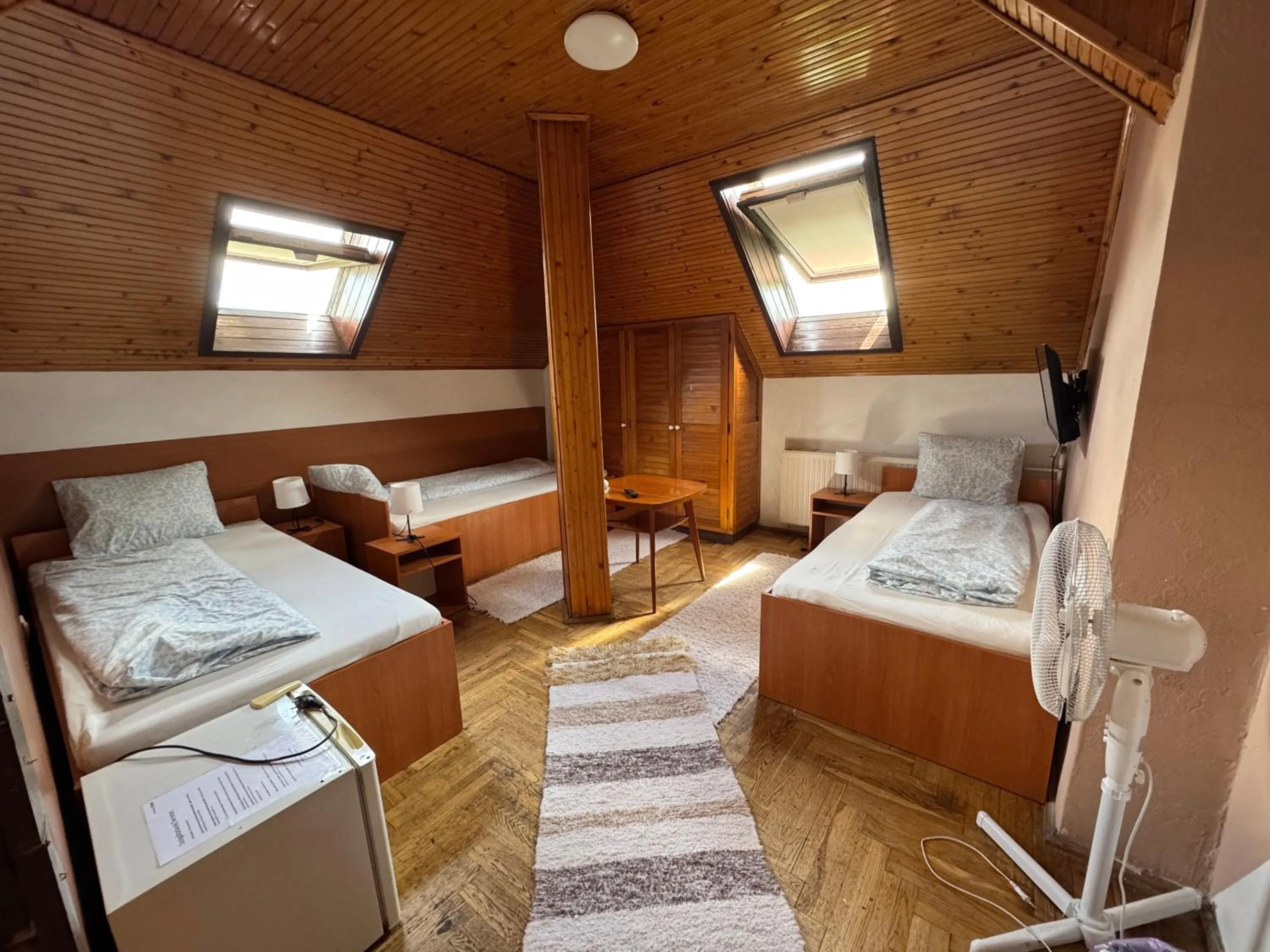 Photo of the whole room, Bed in Palota Hostel