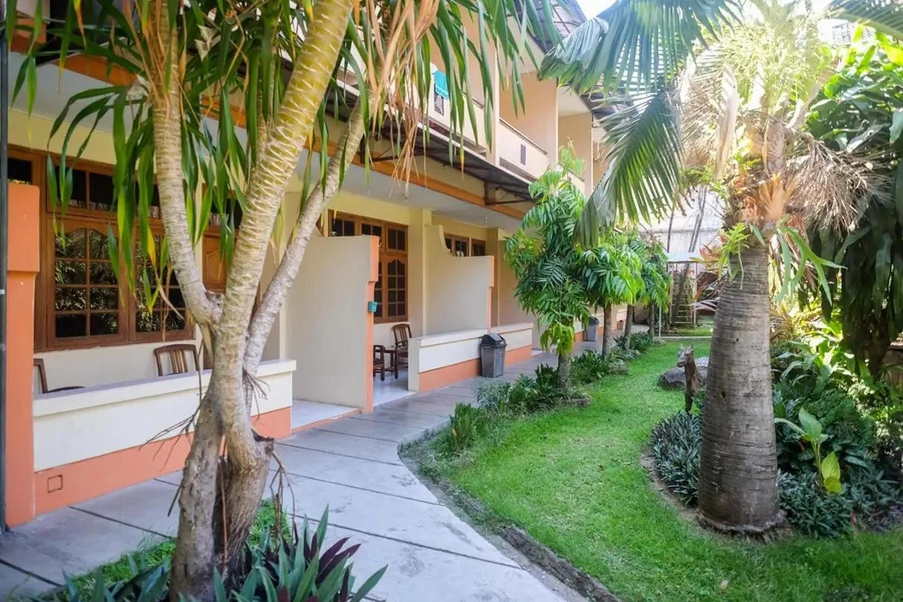 Property building in RedDoorz Plus @ Laweyan