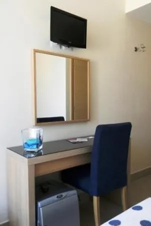 TV and multimedia in Bed & Breakfast Agli Horti Sallustiani