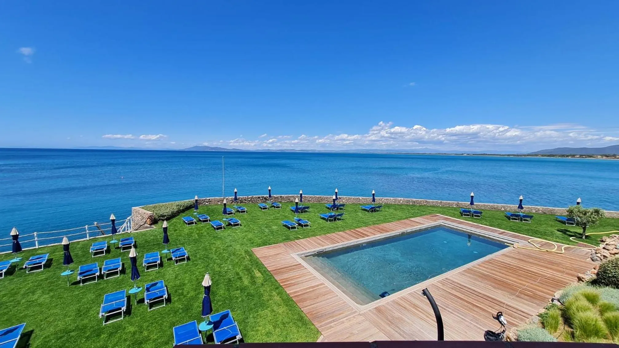Swimming pool in Hotel Villa Domizia