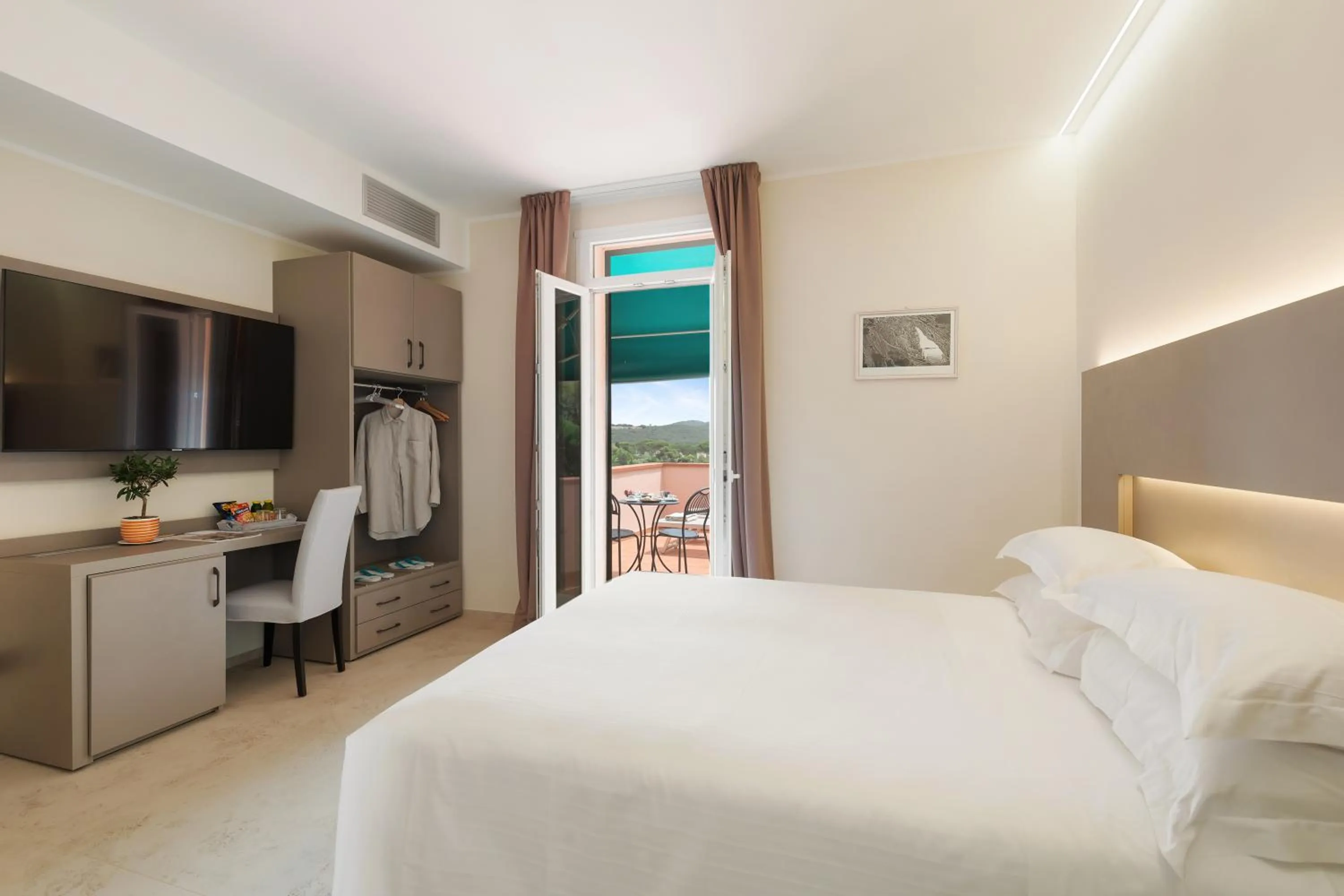 Bedroom in Hotel Villa Domizia