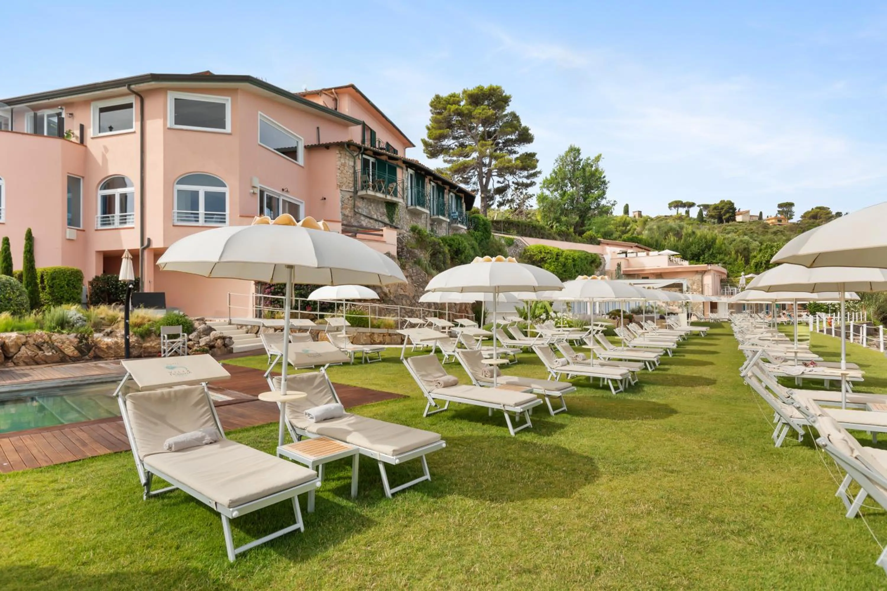 Property building in Hotel Villa Domizia