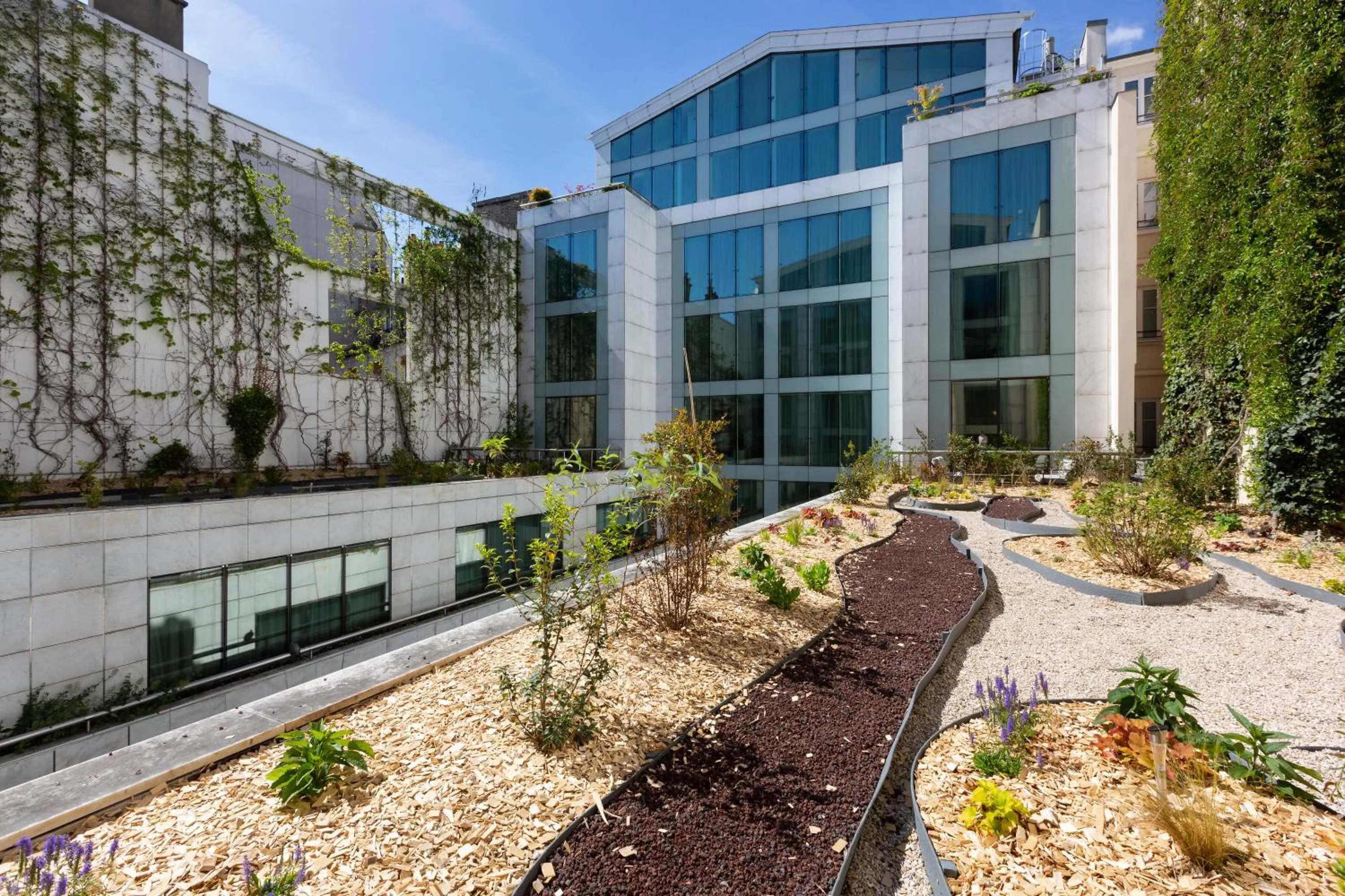 Property building in La Clef Tour Eiffel Paris by The Crest Collection