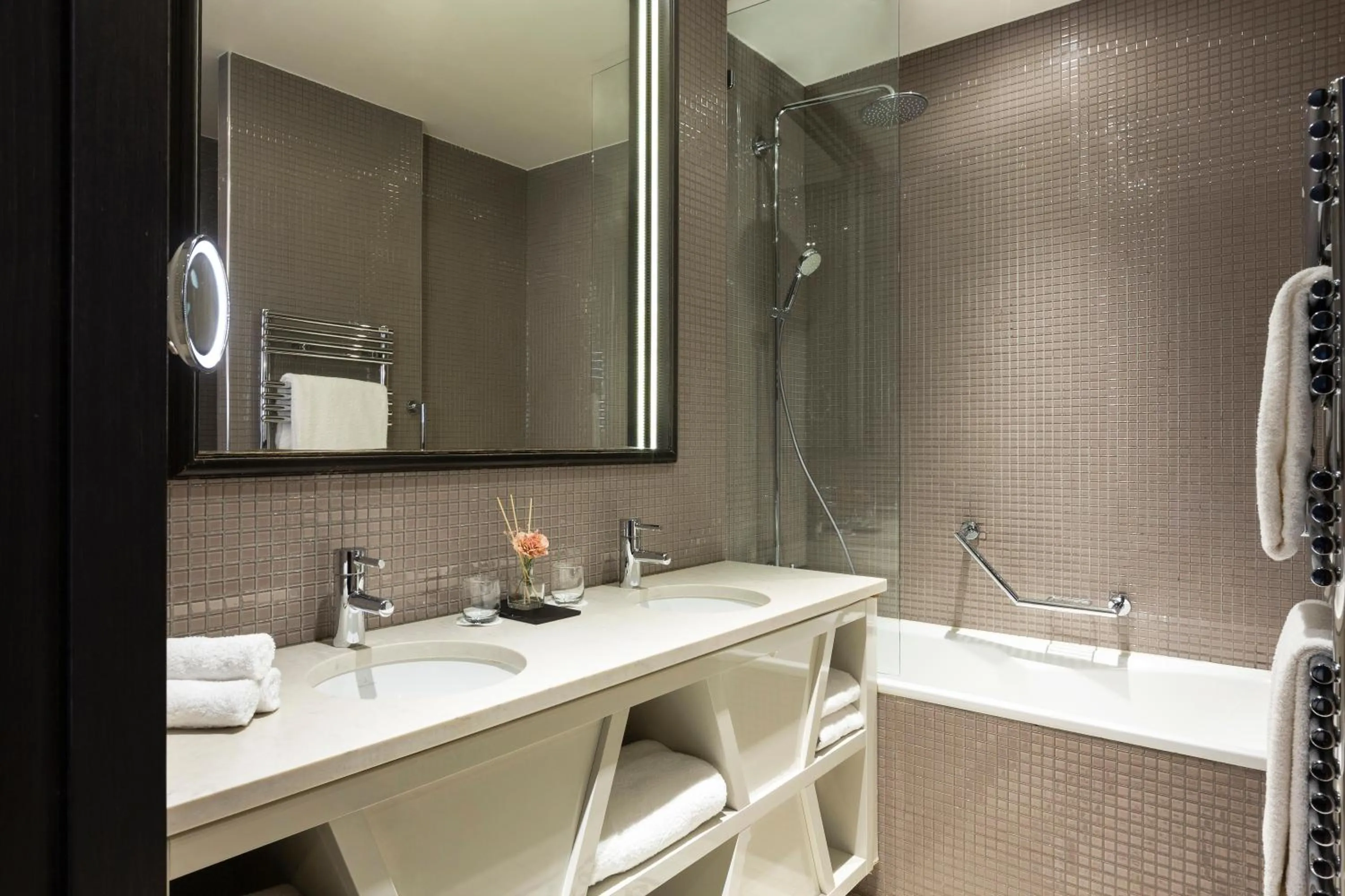 Bathroom in La Clef Tour Eiffel Paris by The Crest Collection