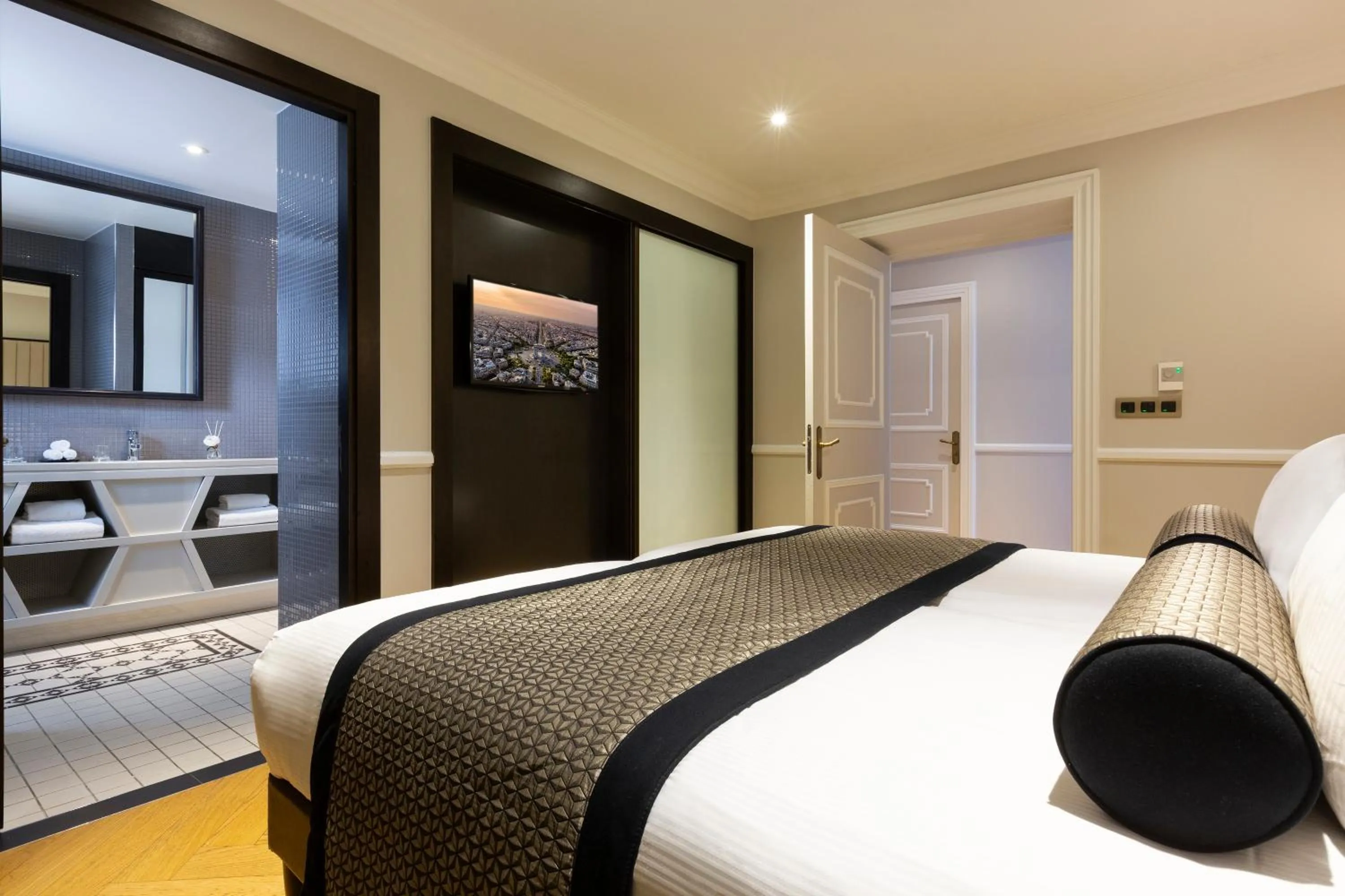 Bed in La Clef Tour Eiffel Paris by The Crest Collection