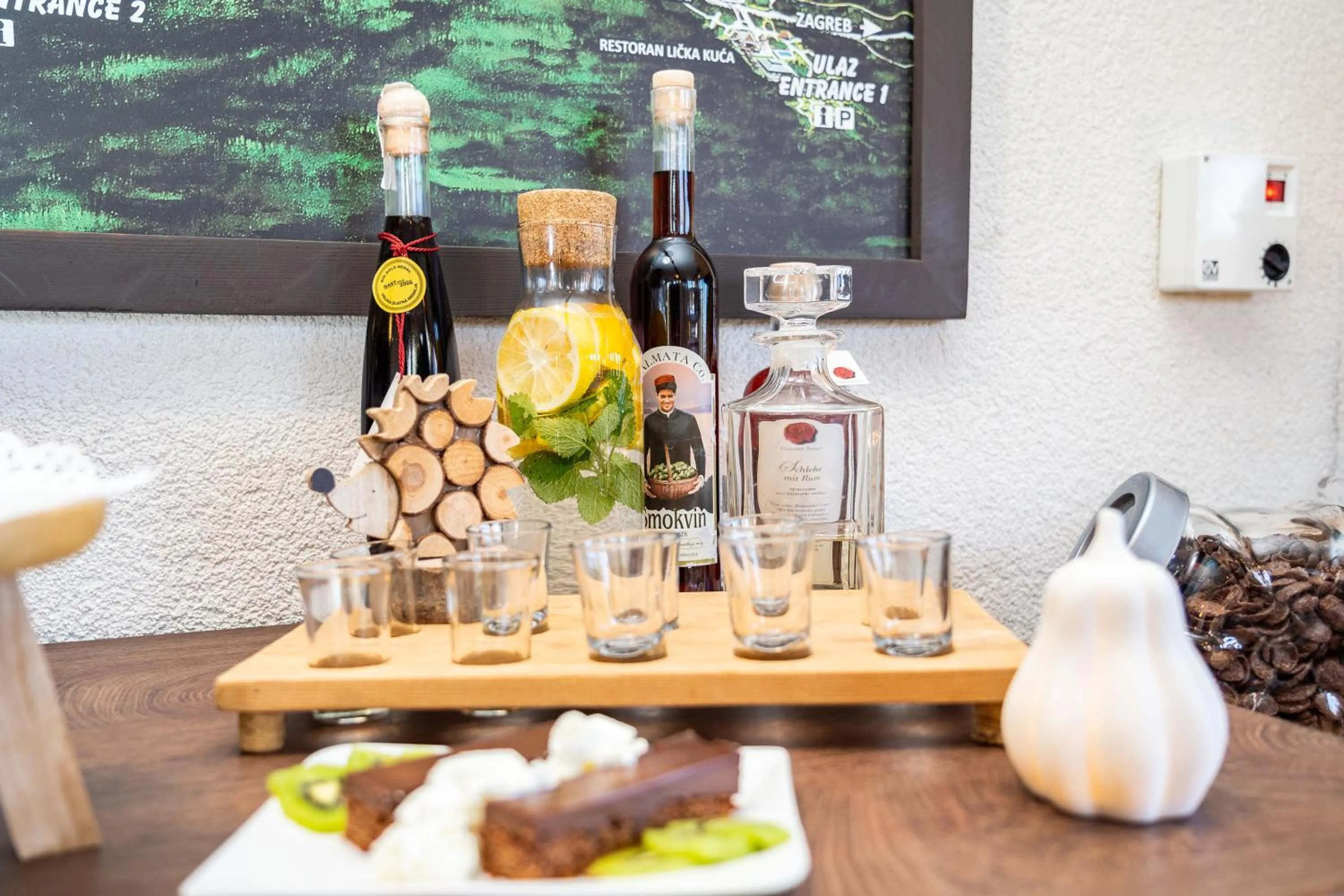 Food and drinks in B&B Villa Sumrak Plitvica Rooms