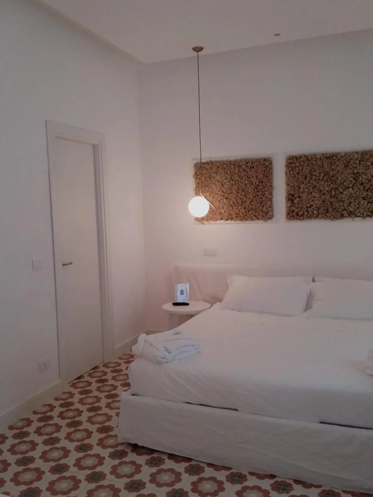 Decorative detail, Bed in Villa Ascosa - Relais sul Mare