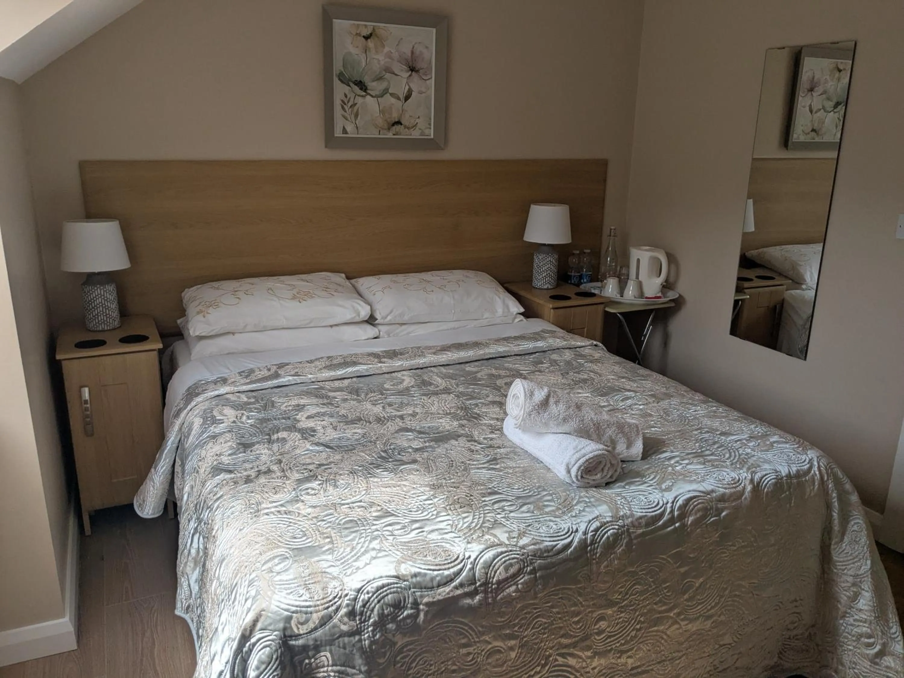 Bed in Tollyrose Country House