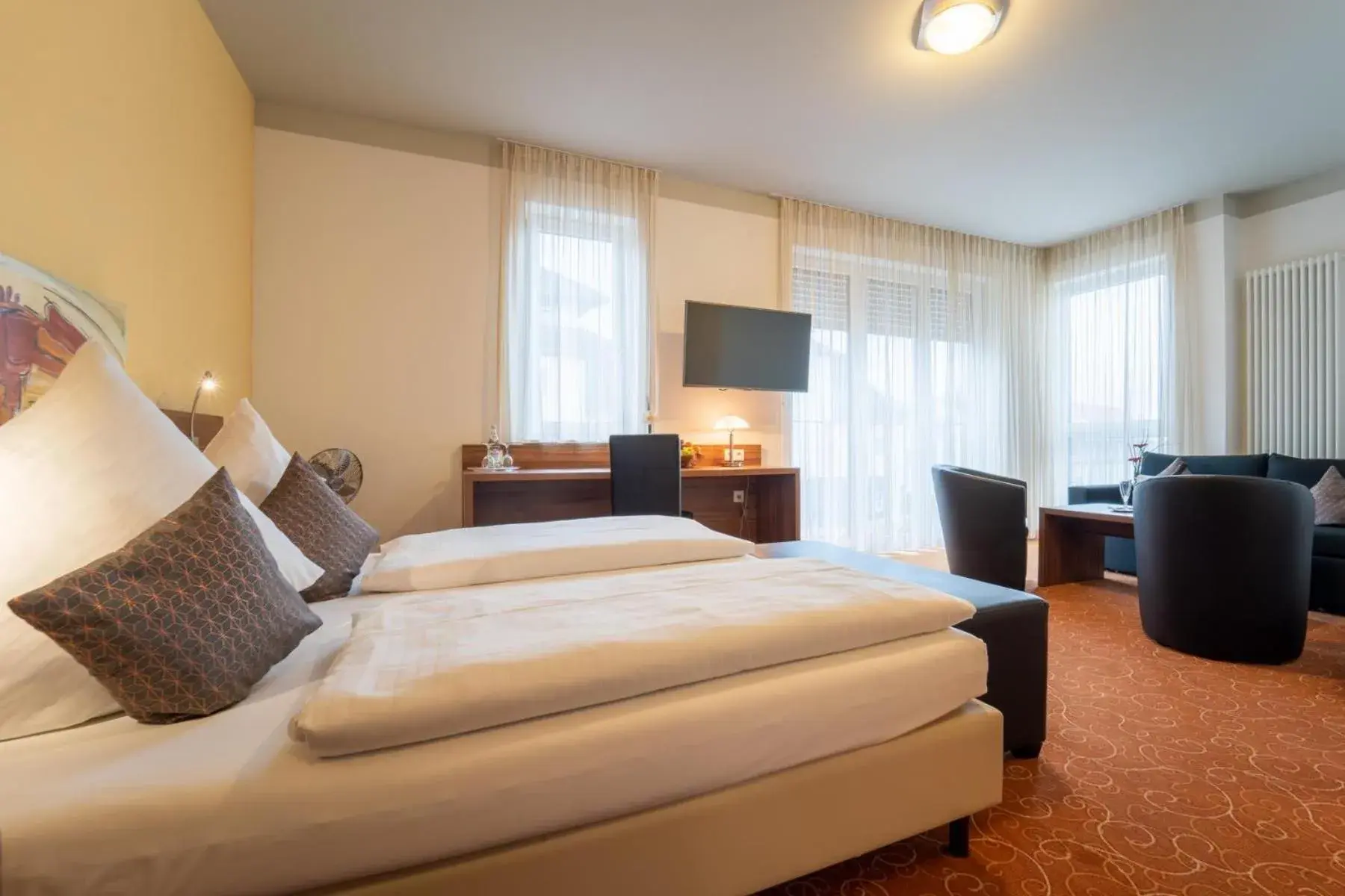 Large Double Room - single occupancy in Hotel St Georg - Regensburg Large Double Room - single occupancy in Hotel St Georg - Regensburg