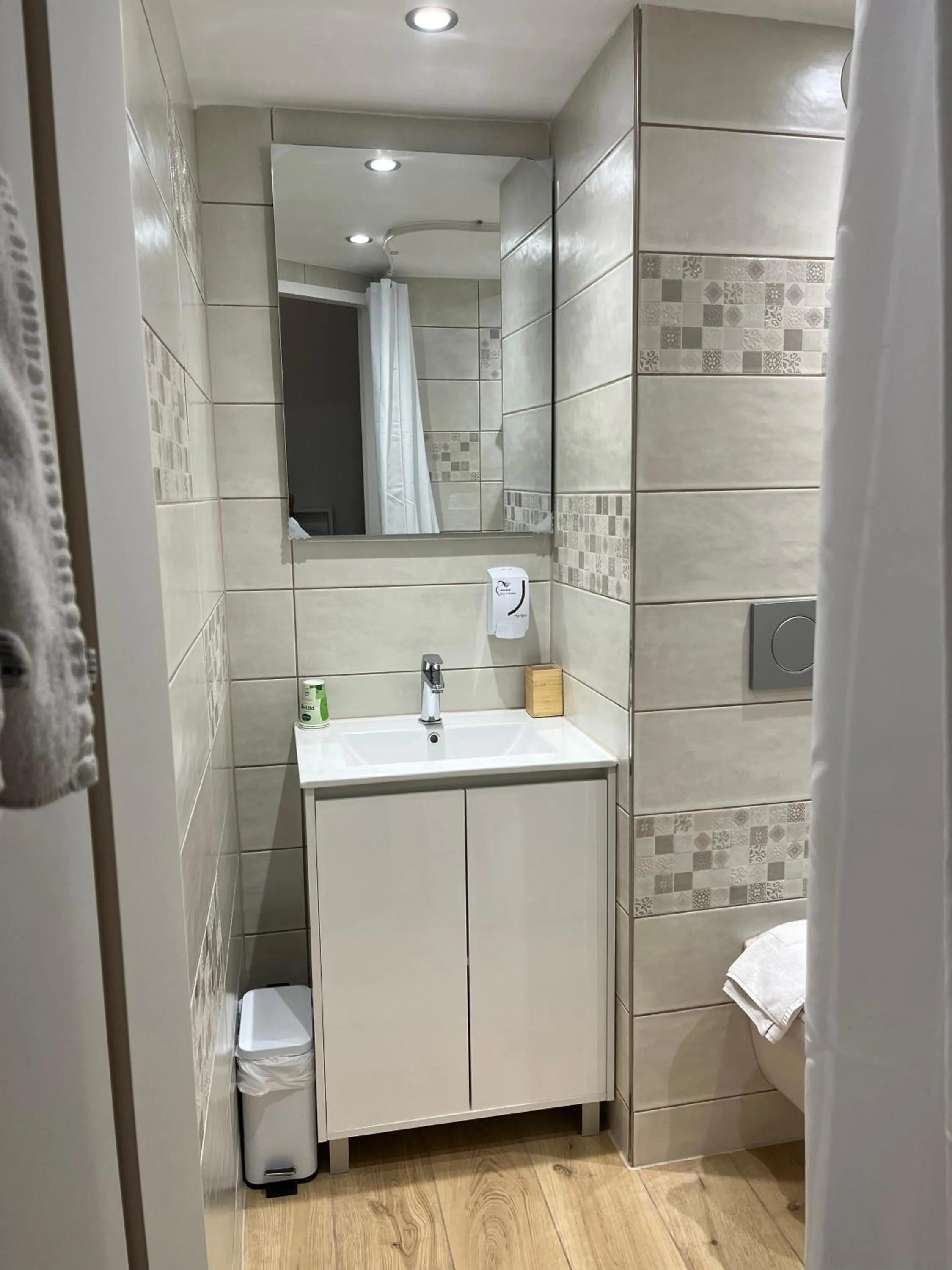 Bathroom in Brit Hotel La Bonne Etape