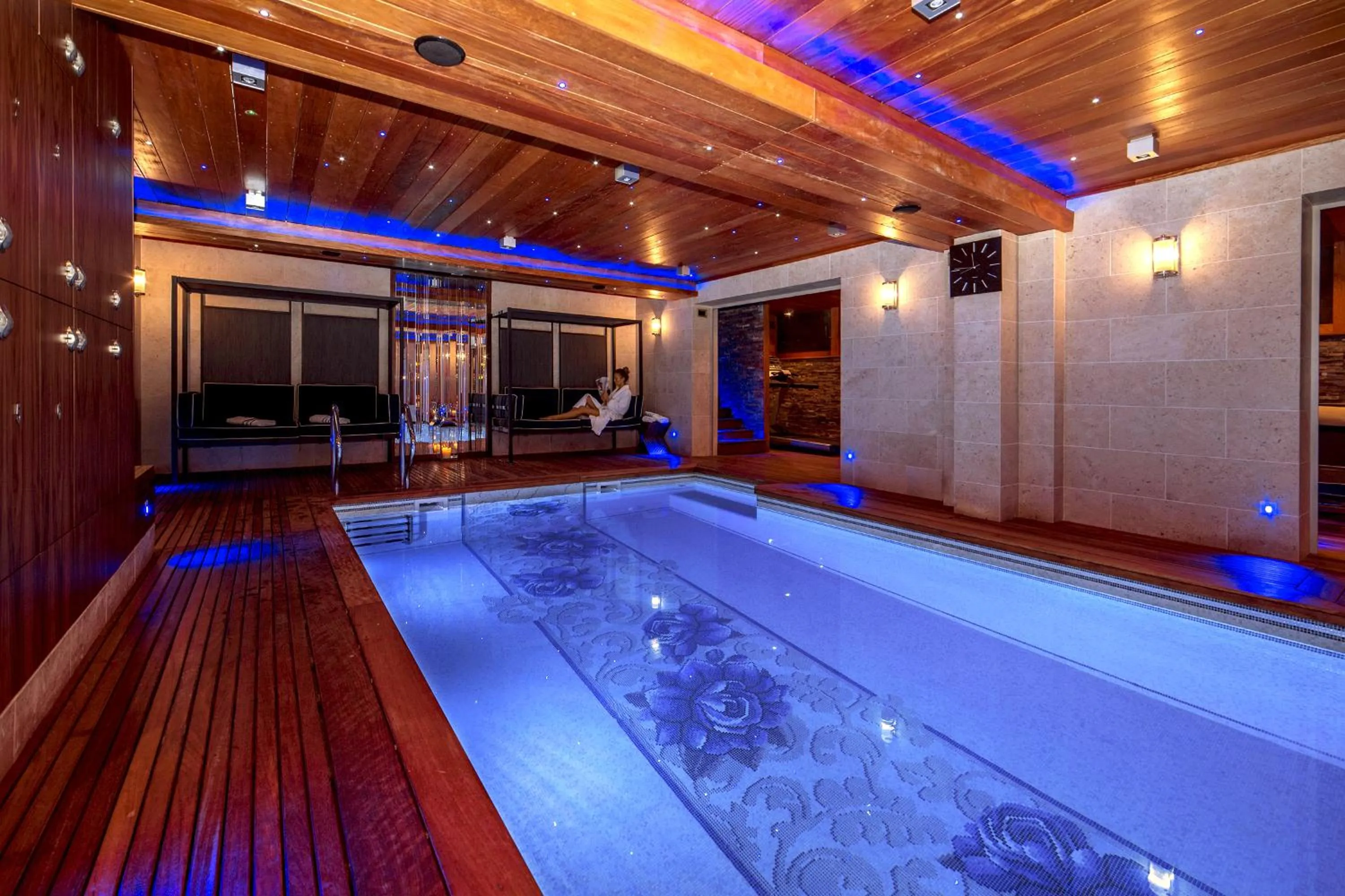 Swimming pool in Mała Anglia - Boutique Apartments & SPA