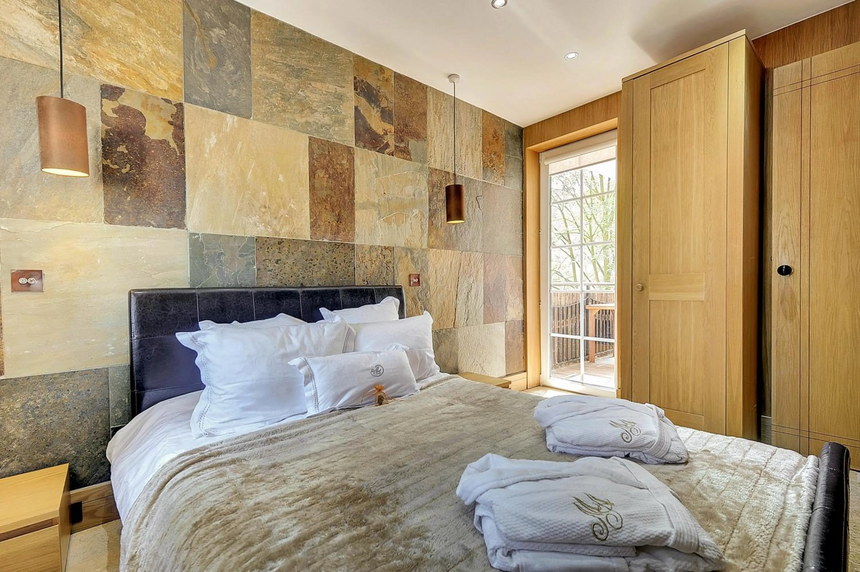 Bed in Mała Anglia - Boutique Apartments & SPA