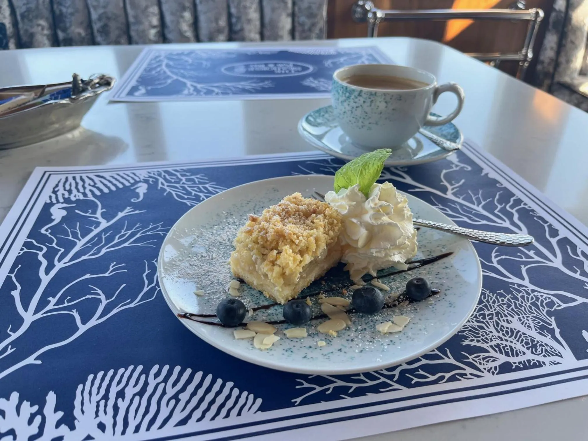 Breakfast in Mała Anglia - Boutique Apartments & SPA