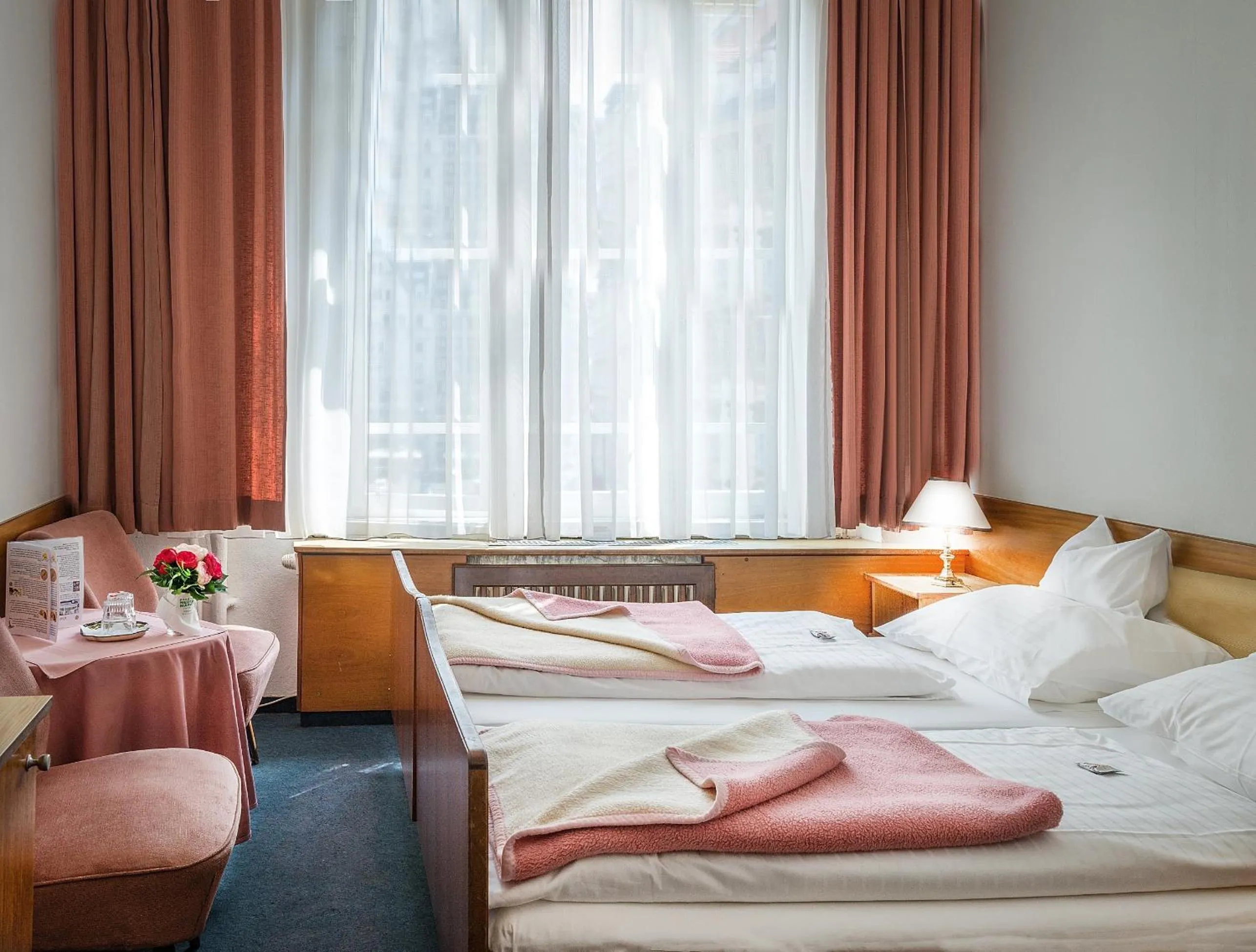 Photo of the whole room, Bed in Pension Neuer Markt