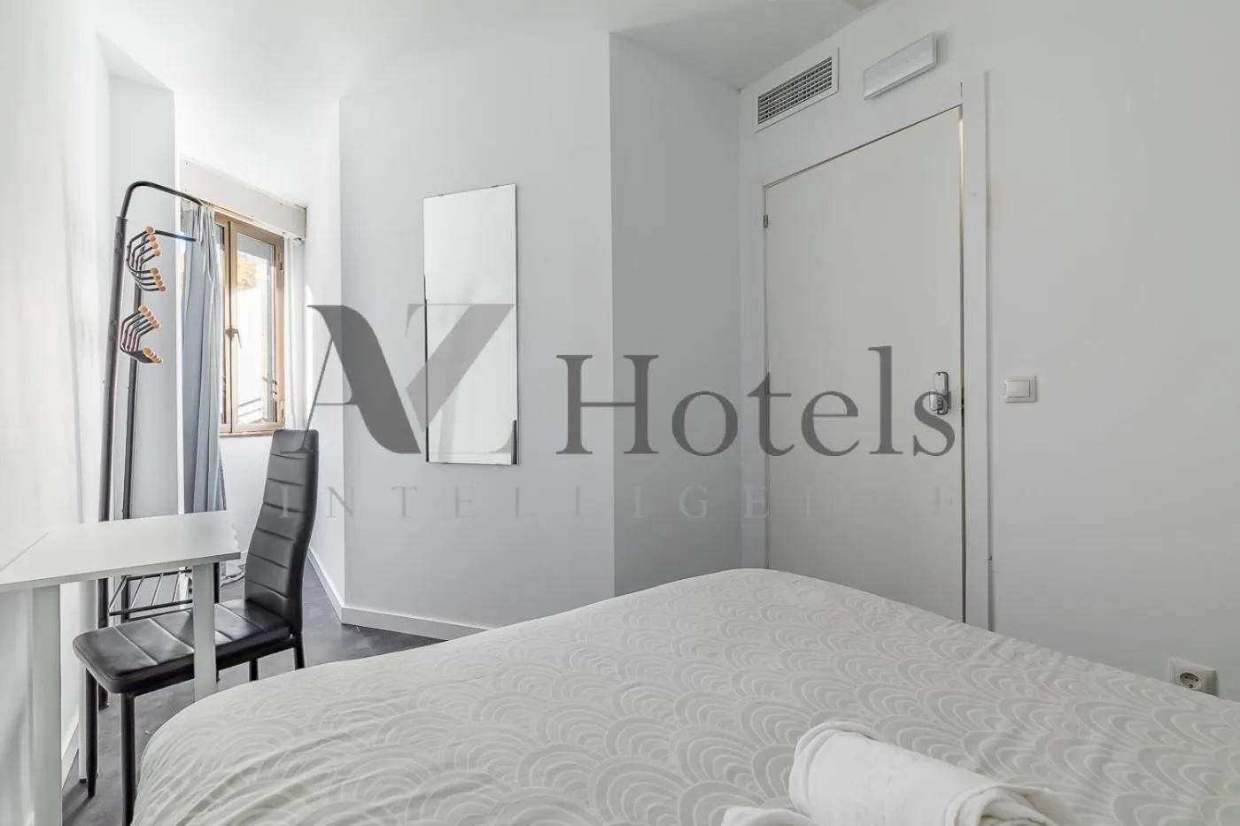 Photo of the whole room, Bed in AYZ Ulises - Auto check-in property