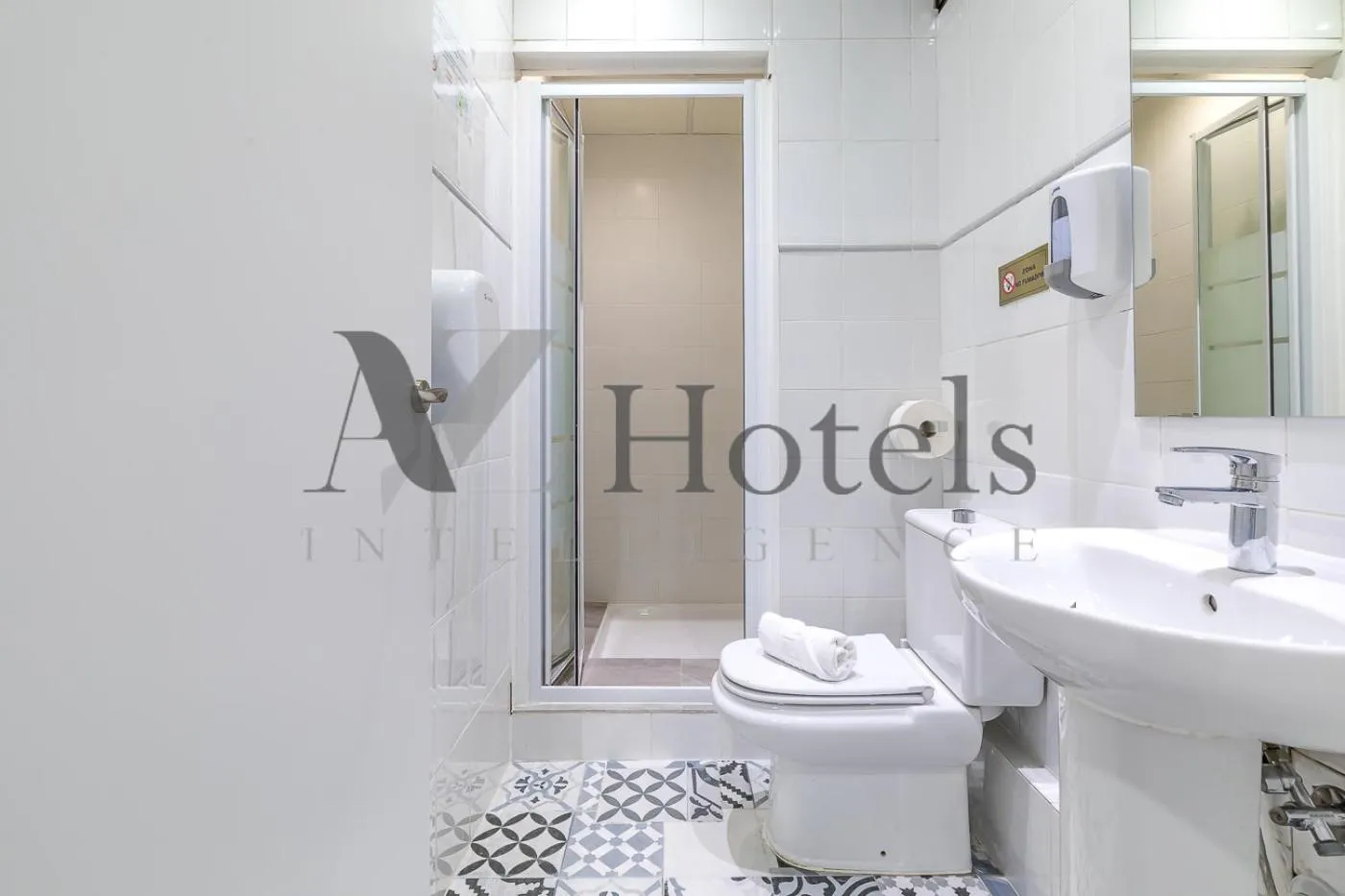 Bathroom in AYZ Ulises - Auto check-in property