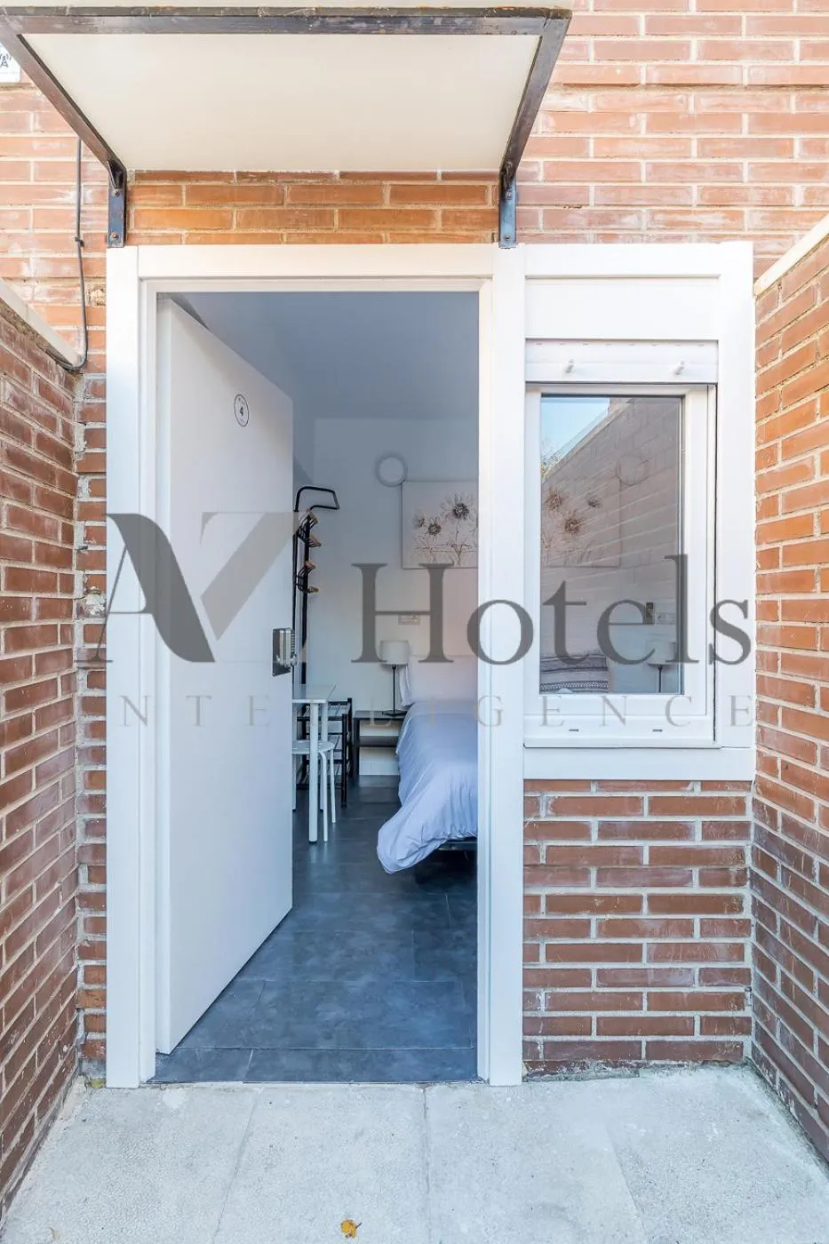 Facade/entrance, Bed in AYZ Ulises - Auto check-in property